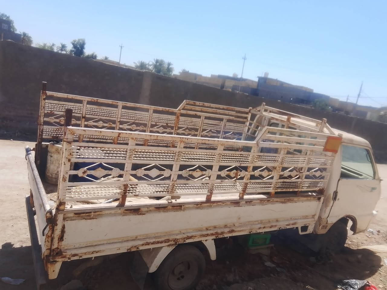 السلام عليكم سيارة للبيع مديل96  رقم انبار سيارة  قماره  يعني ثمانيه جنكال 
 كير ومكينه واكسن وحداديه  تخم تايرات جدد  خير من الله  السياره مشروع وطني تحويل ثاني يوم مكاني ديوانيه  فضاء المهناويه   سعره 48 ورقه وبيه مجال         
هاذ رقمي *********** متواجد على الفيس
