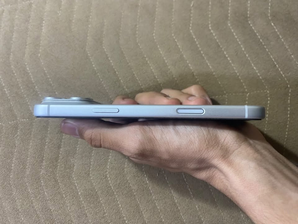 ايفون 17 برو ماكس • ٢٥٦ غ.ب. • بطارية ٩٩٪