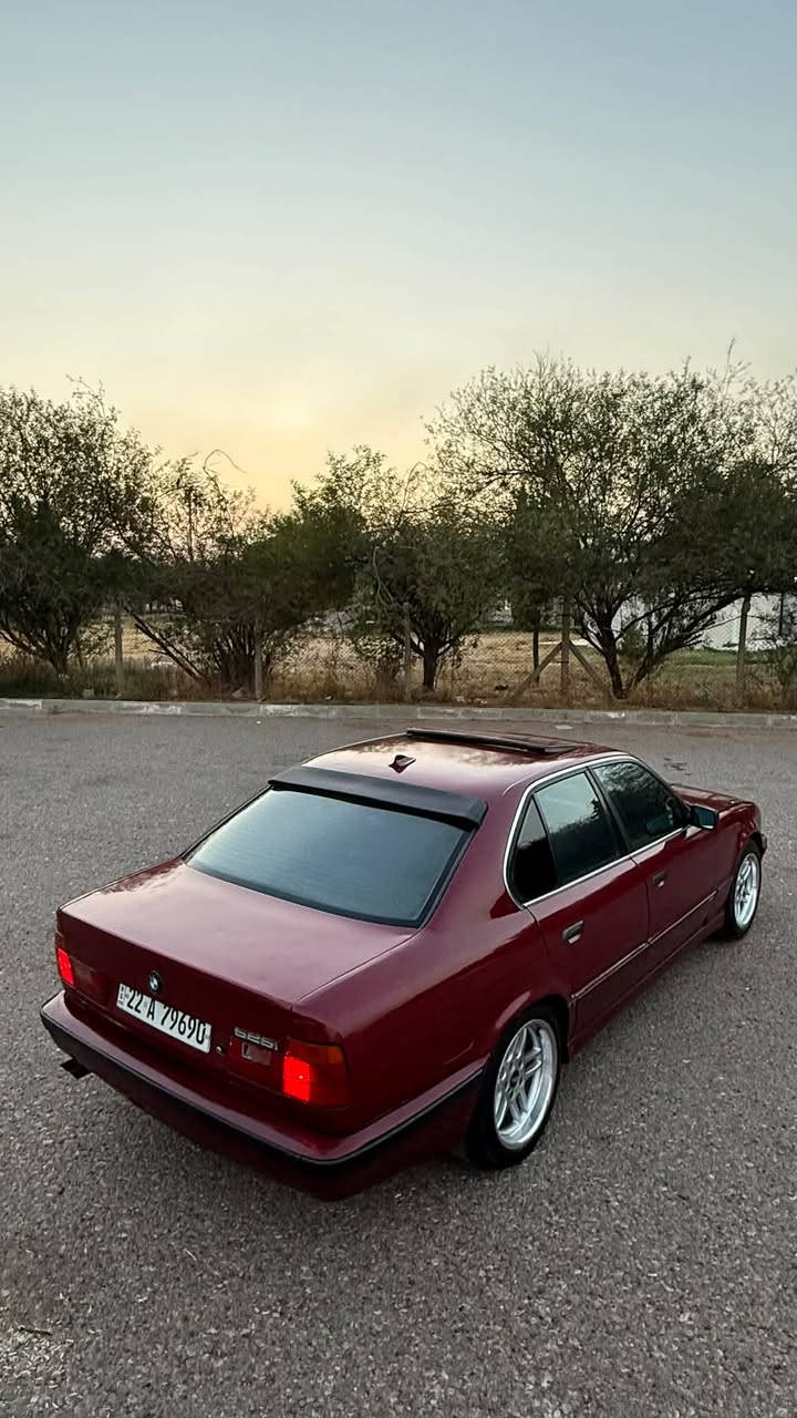 سلام عليكم 
للبيع BMW  حجم 525Ai اصل موديل 1991 ماروني 
وارد آلماني مكينه عدله كير اوتو 3 وضعيات سياره فوول اوتو جامات كهرباء دبل أيرباك سلايت 3 طگات شغال 
غرفه جلد وصاج جديده حداديه جديده كهربائيات شغال كامل سياره كت كامل M وياله وتايرات M حجم 17 جدد 
تبريد ثلج سياره رقمها اربيل دولي بأسمي شرط تحويل وغرامات سياره جديده احله من الصور صبغ عام جماليه بدون ضربه   مكاني كركوك للبيع فقط 

سعرها 66 وبيها مجال قليل 

رقم الهاتف:***********

