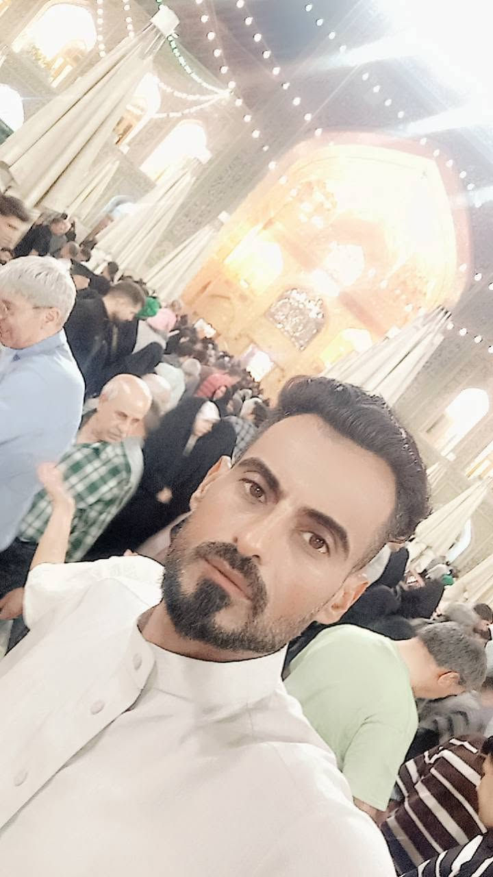 تنويه كروب حملات في قضاء المجد الى ايران جيناكم برنامج ذهاب طيران عوده بري باصات  وعدنا برنامج مزارات وسياحه وسكن ببلاش بسعر 300 الف اللي يحب يحجز على هذا الرقم *********** واتساب الانطلاق ان شاء الله يوم 2026/9/27 باداره سلام الزيادي

نص مكتوب في الصور:
- My Dream Job