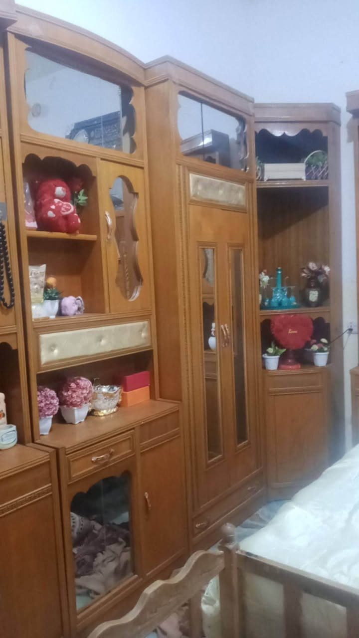 للبيع 
غرفة نوم كامله كلش نظيفه سعر 800
الشراي يتفضل خاص
مكانه الكرمه
