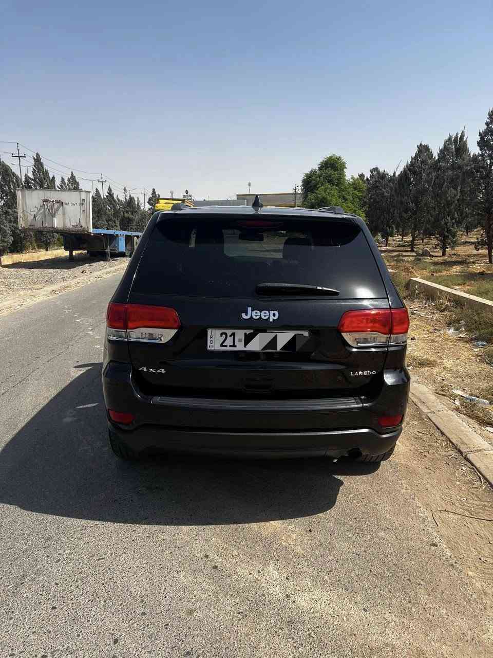 للبيع جيب لاريدو 2016 وارد امريكي بدون حادث
مكينه6سلندر3600 مبرمجه 
ماشيه88 ميل 
كشنات جلد ومخمل وكشن السائق كهرباء
فور ويل 
تشغيل عن بعد
بصمه 
حساس خلفي
كامره
شاشه
3 انظمه قياده
اوتو ستوب
تحكم سترين
 قطعتين تبريد
بجم زنون
منظومه تبريد جديد وفريز
تخم تاير جديد حجم 20
فيت بمب. جديد
راديتر جديد
رقم سليمانيه باسمي. وكاله او تحويل
هزه وسنويه ما نافذه
مكان السياره اربيل 
سعرها خاص والشراي يدلل 
*********** أربيل, العراق

