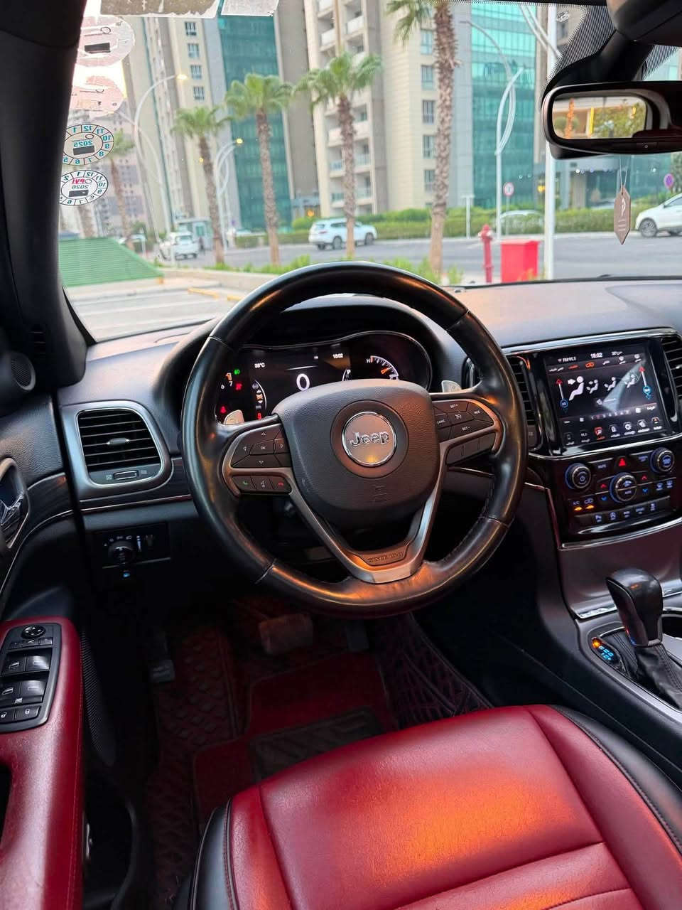 بيع او مراوس جيب S كراند شيروكي خليجي وكالة هارلم 2020 فول مواصفات S داخل احمر 4X4
سقف بنوراما بالكامل 
بصمة ابواب وتشغيل 
كراسي جلد وخزن 
شفاتات كير بالاستيرن
استيرن كهرباء
جنطة كهرباء شفط
تبريد مركزي قطعتين
رادار نقط عمياء
شاشة كبيرة 
ماوس تحكمات
كامرة دوارة
مقاعد كهرباء 3 دكم
كيج الإلكتروني دجتل 
تشغيل عن بعد
حساسات امامي وخلفي 
دبل اكسل 4x4
بخاخ تنضيف لايت
مري كهرباء شفط
لايتات وكشاف زنون
لددات امامي وخلفي 
تدفئة كشنات وستيرن
6 سلندر 3.6 محرك المرغوب
اشاير بالمري 
تحديد مسار
15 سماعة مع دمامات خلفية 
تحكمات سترين بالكامل 
وضعيات قيادة متعددة 
اوتو ستوب 
رؤية ليلي ناظور
انظمة منحدرات وتحكمات
باقي مواصفات ال s معروفة فول متنعد 
السيارة مكفول كفالة عامة الكير والمحرك ايضاً كلها بالشرط
ماشية 70 الف 
رقم اربيل الجديد هزة وفحص وسنوية كلها جديد الى 2031 
السعر 318$ وماكو هيج سعر بكل السوك بهيج نظافة
*********** اربيل

