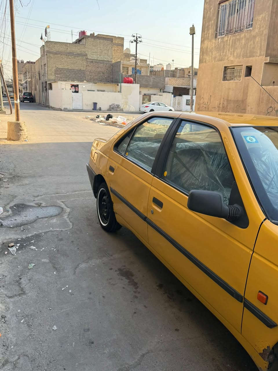 السلام عليكم مرخصت مدير الكروب بيجو روى للبيع موديل 2008 سيارة على وضع الشركه كير محرك اكسل مكفولات مكفوله من ضربه وصبغ ومعجون شواطي جدد لا تنقيص ولا تبخير  رقم بغداد انكليزي مصفره هيئه وغرامات عنواني بغداد السعر 29 وبيهه مجال رقم الهاتف ***********
