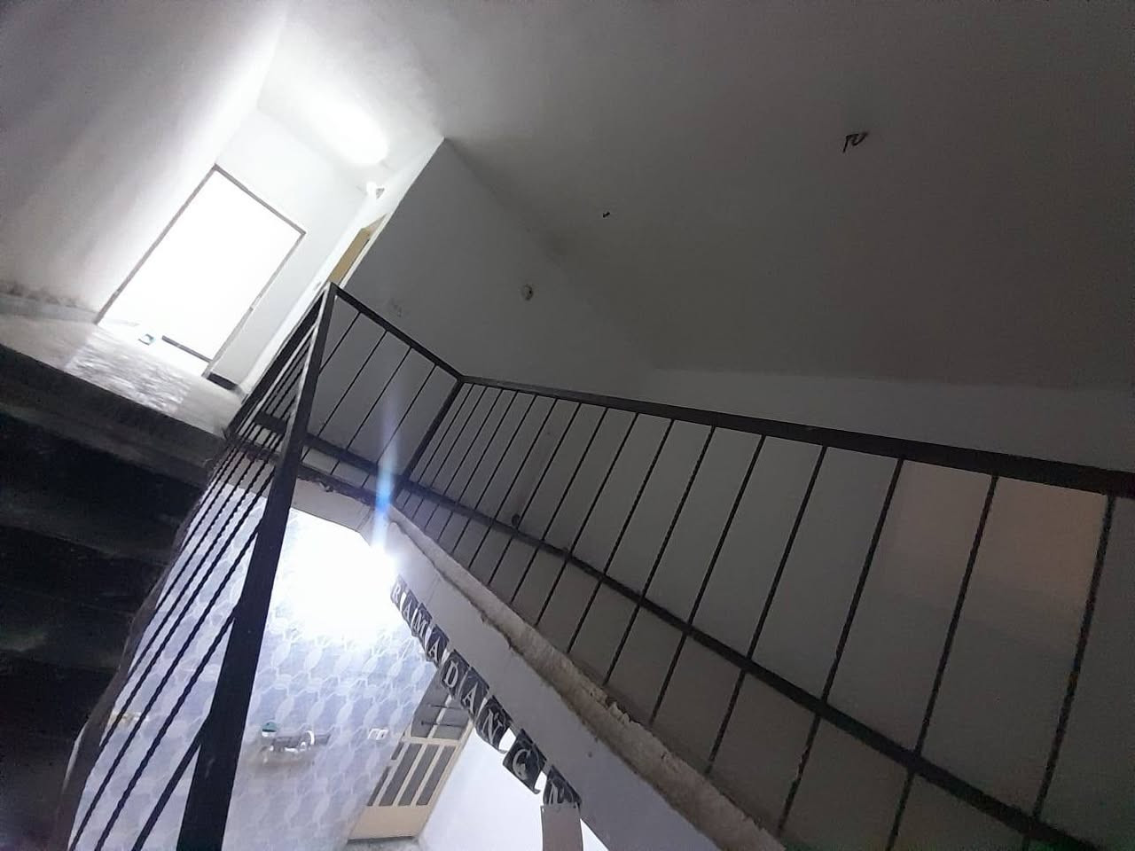 بيت للايجار
زعفرانيه نهايت اربع شوارع
طابقين مرمم جديد لبيت
استقبال/مطبخ /صاله 2/ غرفتين نوم 2/ صحيات/ سطح /
( اجاره 500 الف )
***********
