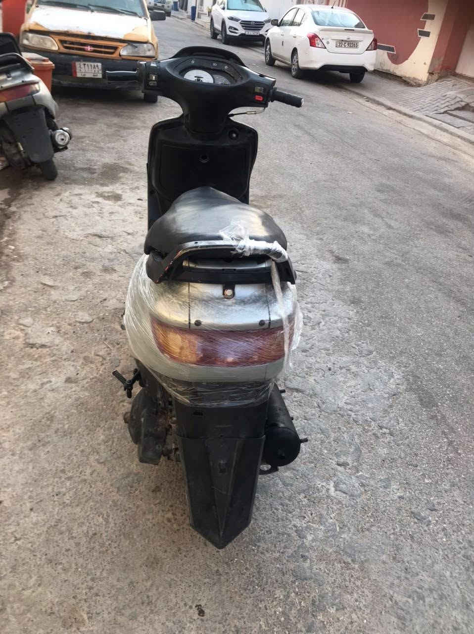 دراجه فراشه فحل جاهزه للبيع مكينه حلوه لاتبخير ولا تنقيص كهربائيات شغاله سلف هندر لايت اشاير جك نص جك صفح  كله شغال تايرات جديده دبلات شغاله السعر 300 نجف حي الغري ***********
