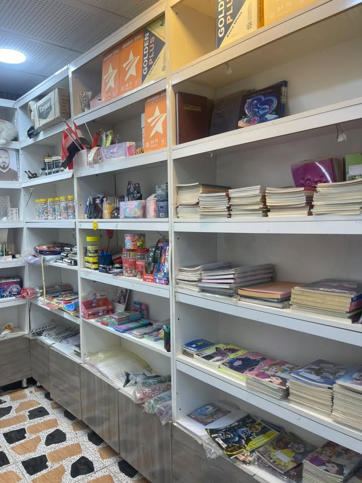 مكتبه للبيع اتصال ***********
