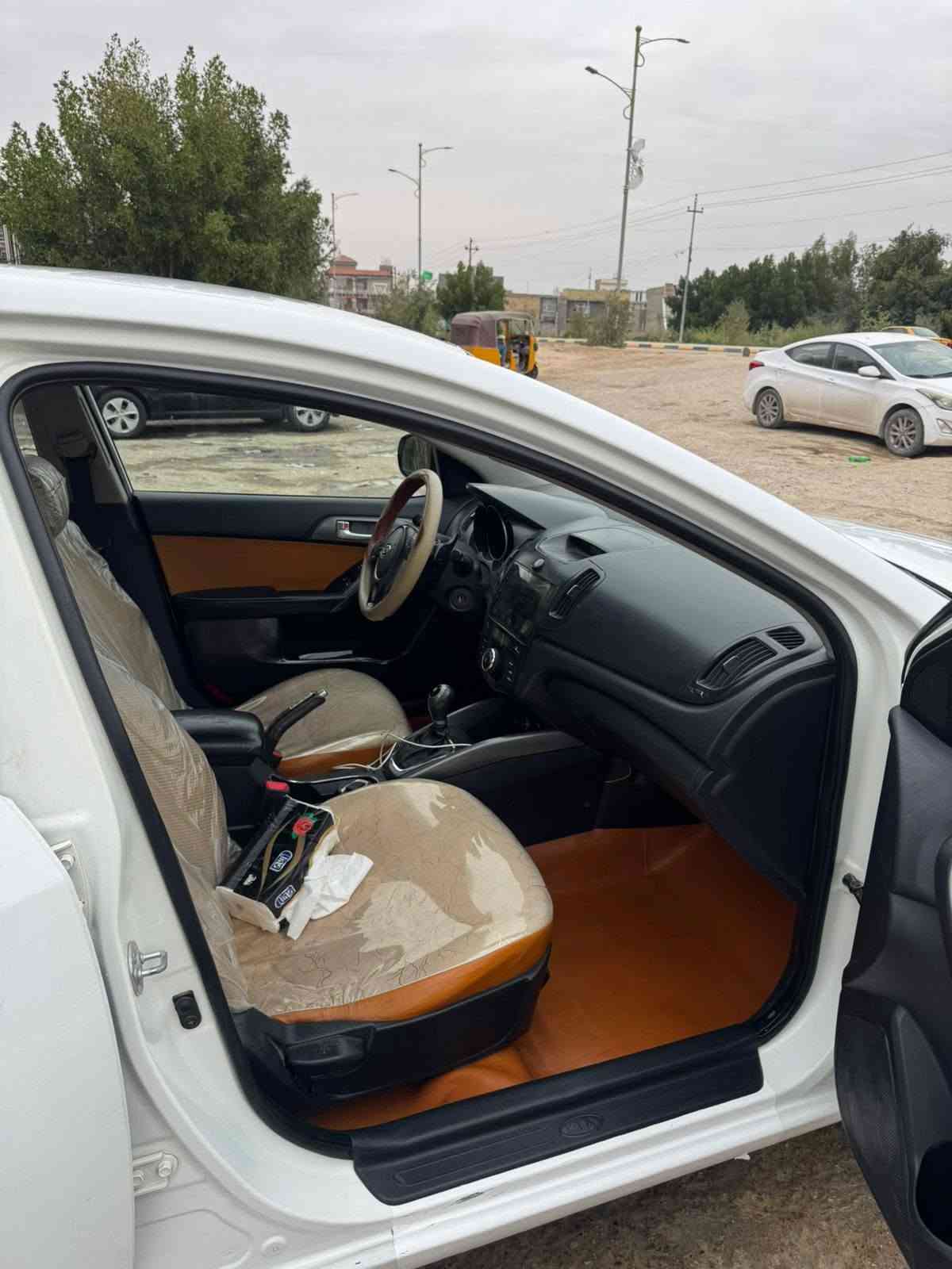 سيراتو ٢٠١١ • اربع قطع صبغ • شاشة كاميرا