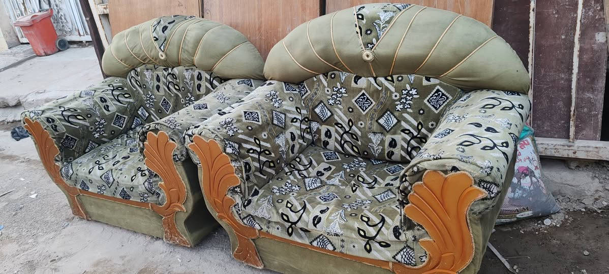 للبيع عوزه ترتيب مكان مدينه الصدر سعر 100 وبيه مجال
***********
