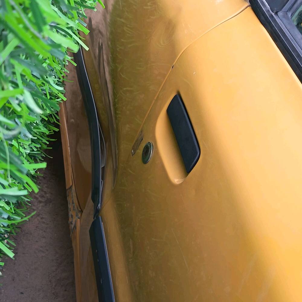 سمند 2021 للبيع 
السعر 35 و بيه مجال للشراي 
كير و مكينة جديدات 
و السيارة كاملة من كل النواحي 
بس حدادة نص عمر 
و ضربة بسيطة بالباب مثل ما موضح بالصور 
العنوان البصرة ابي الخصيب مهيجران 
الاتصال على الرقم ***********
