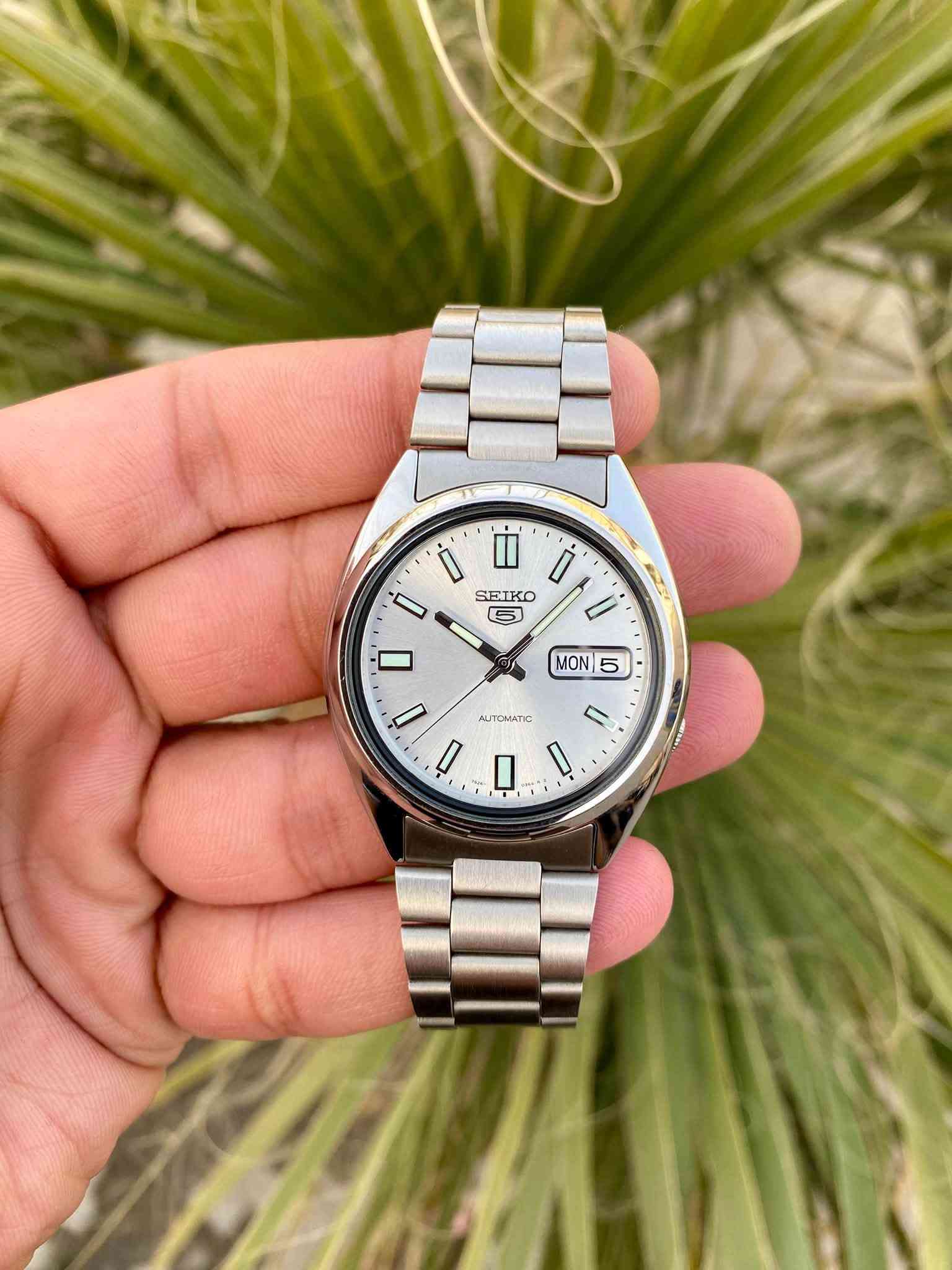 #SEIKO 5
#سيكو 5 ياباني آصلي 
🔻مستخدم كالجديد انتاج مقطوع تعمل كالجديد 
موديل SNXS73K
اوتو ماتك 21 حجر 
أوبن كيس مكينة كشف 
مقاومة الماء 30 متر 
الأرقام والعقارب  لامينوس مضيء 
السعر، الحجز او اي استفسار خاص 
فقط للجاد في الشراء لطفا 
او واتساب ***********
يوجد توصيل 🚚 
🔻متوفر اكثر من 250 ساعه اصلية

