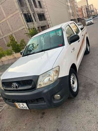 تويوتا • ٢٠١٠ • ٢٠٠ الف