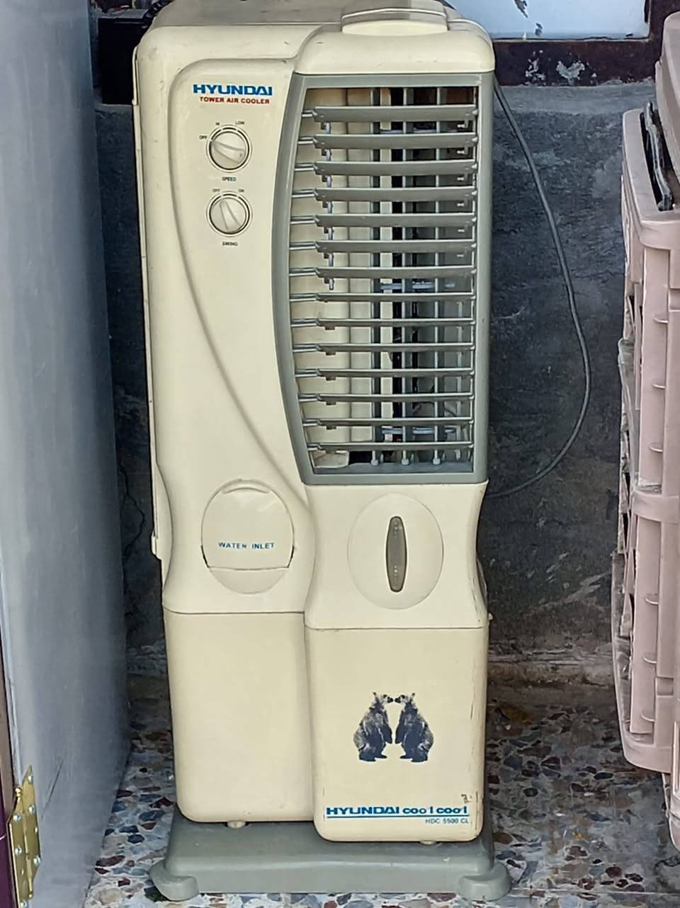 ثلاجه حجم 18 سعر 90
براد مي بارد حار سعر 60
كونفيره صغيره سعر 40
مكنسة كهربائية سعر 35
خلاط سعر 15
برميل  سعر 10
***********
***********
