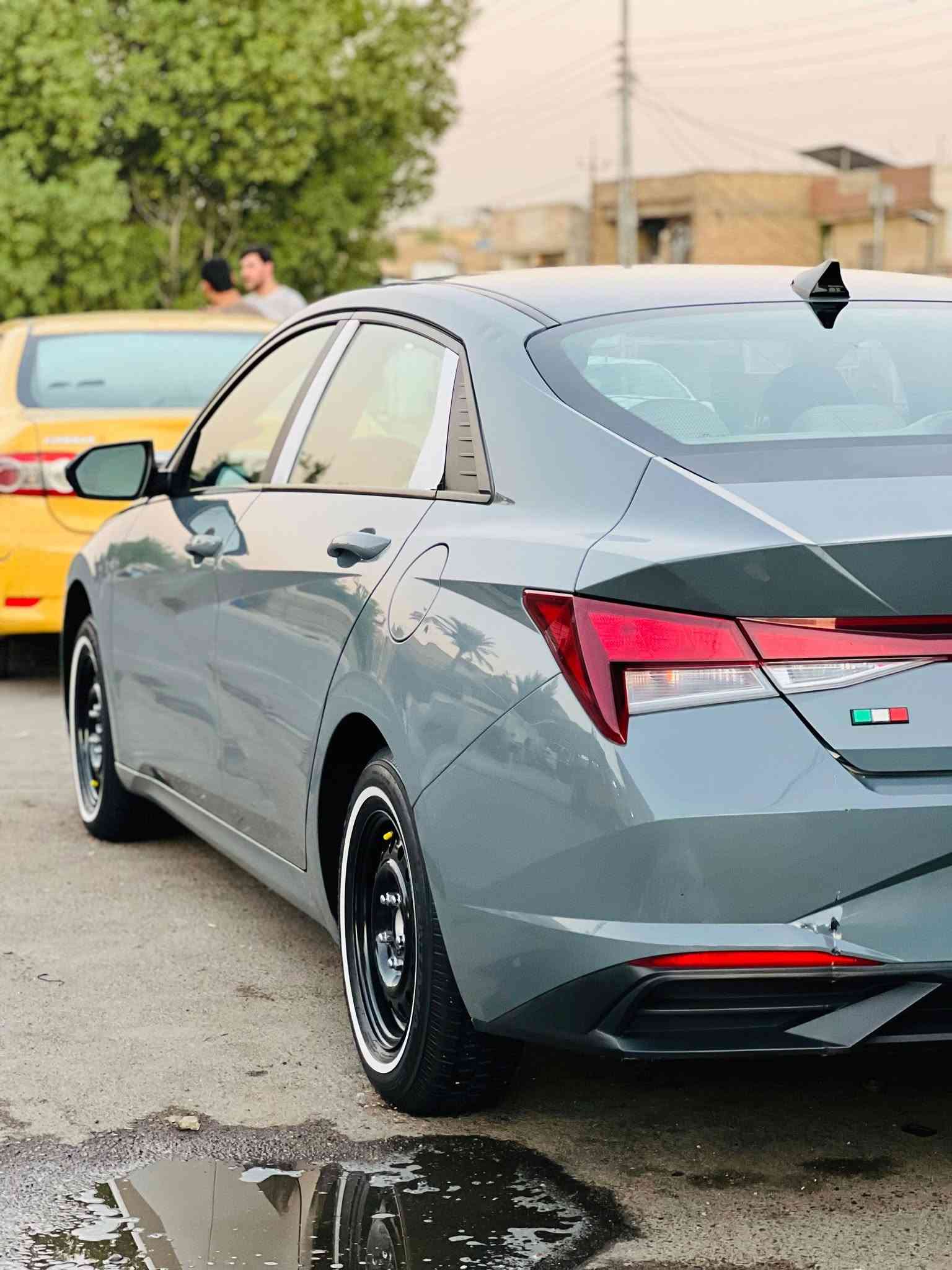 النتره  لون سمنتي المميز.  موديل 22   امريكي 2000 دوش جميع يرباكات سليمه مرفوقه  جميع تفاصيل بلمنشور موصافات نص فول + معروفه مواصفات  النص  كامله مكمله من كل نواحي وشوفه عينك  مكان السياره بغداد 

***********

