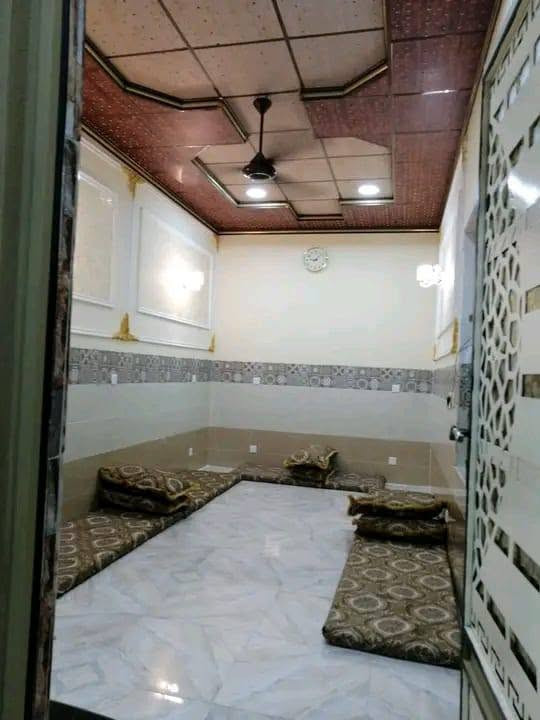 دار للبيع موصل حي الانتصار شارع 60 خلف مول تبارك مباشر المساحه 100 متر ركن سيراميك 3غرف نوم وهول ستقبال مطبخ مشتملات الطابق الثاني غرفة نوم سند طابو الزهور شرط التحويل او قرار تمليك السعر 72 وبي مجال مكتب ابو عدنان للعقار موصل حي الانتصار شارع 60 مقابل مول سنتر الانتصار مباشر رقم الهاتف ***********. رقم الهاتف ***********/الاتصال على هاذي الأرقام
