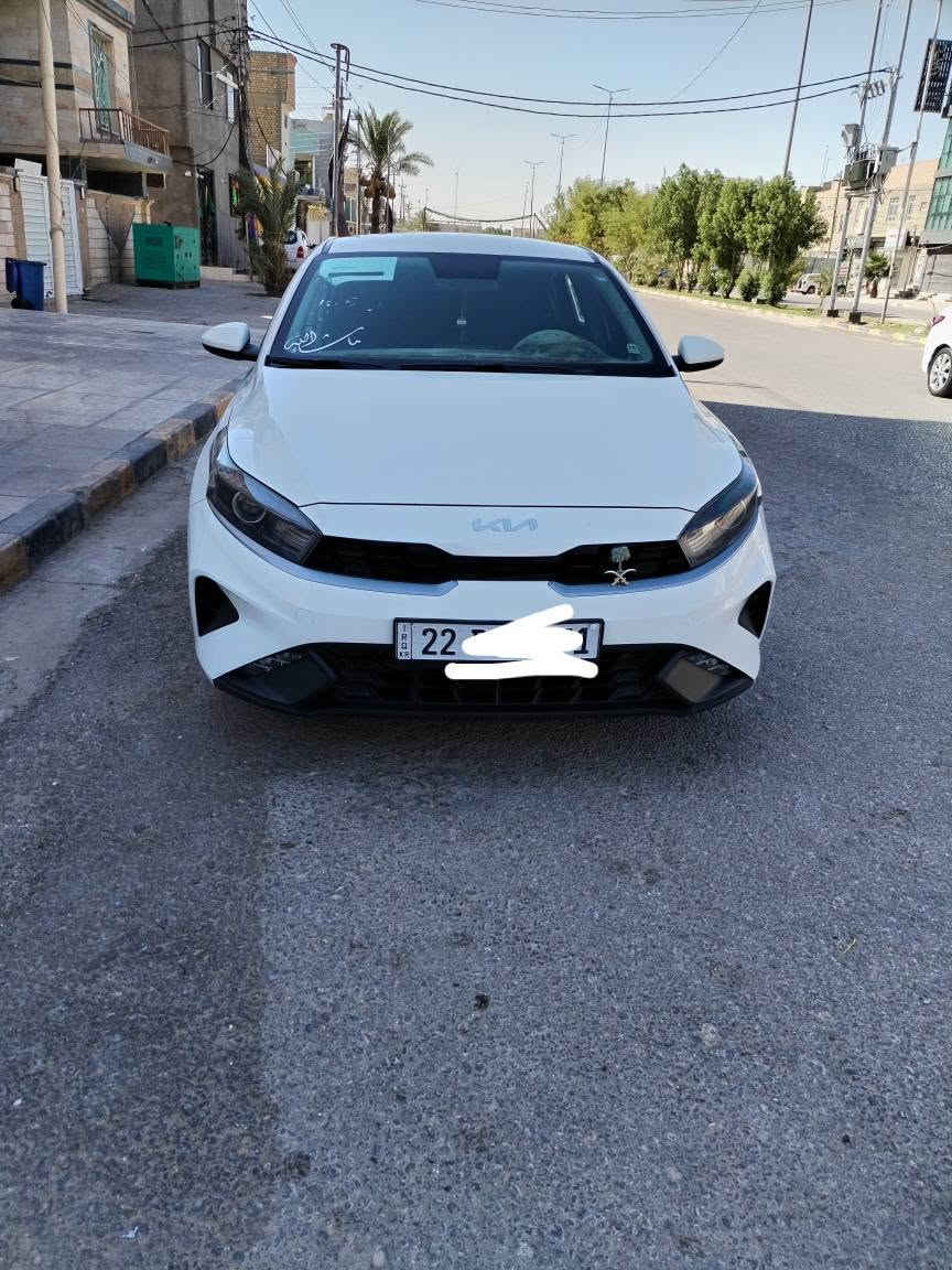 سيراتو  2022 خليجي مكفوله رقم اربيل دولي  محرك ١٦٠٠
جاهزه من كلشي وضع شركه 
 ضمان وكاله نيم 
فول عده الفتحه 
تبريد قطعتين امامي خلفي 
تحكم ستيرن جهتين 
حساس خلفي 
كروس مثبت سرعه 
لد نهاري 
لايت لد 
كشافات لد 
شاشه وكامره 
حساس خلفي 
ويل كب كروم 
السياره كفاله فقط شكم رصعه بلقماره 
وبارد مكدار ٤ اصابع بطرف الباب مالت السايق وغير هذني انه اتحمل السونار 
*********** واتساب 
*********** النجف, العراق
