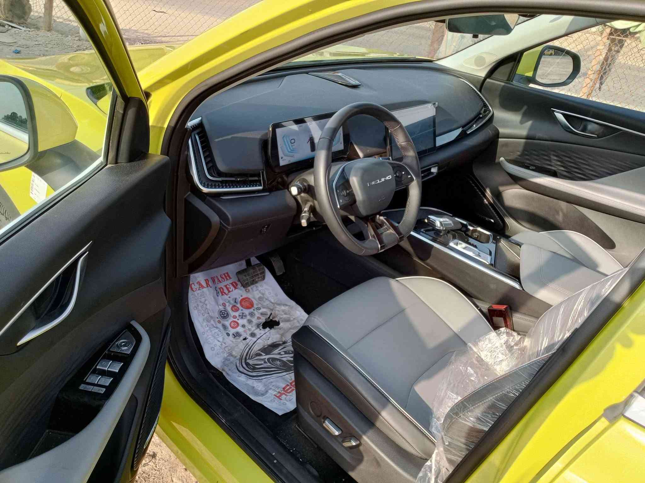‏للبيع سيارة BAIC X55 موديل 2025، سيارة تجمع بين القوة اليابانية والتكنولوجيا الحديثة، بحالة ممتازة جداً.
‏
‏ المحرك والجير: محرك 1500 Turbo، مع منظومة كير ومحرك (ميتسوبيشي ياباني) لأداء عالي واعتمادية.
‏
‏ شاشات منفصله 
‏نضام تبريد لمس 
‏حساسات خلفيه اماميه
‏كراسي كهرباء +(تدفئه كراسي )
‏بانوراما
‏ثلاجه  
‏كامرات
‏تشغيل عن بعد 
‏نضام ركن تلقائي
‏تحكم اوامر صوتيه  بلنوافذ والتبريد والموسيقى 
‏وهواي مواصفاته 
‏
‏ أنظمة القيادة: مزودة بـ 4 أنظمة قيادة مختلفة تناسب جميع الطرق.
‏فتحه 
الون تفاحي 
‏
‏ الوضعية القانونية: السيارة حرة وباسمي.
‏
‏السيارة ما ماشيه 
‏
‏للاستفسار والتواصل :
‏
‏‏‪***********‬‏
