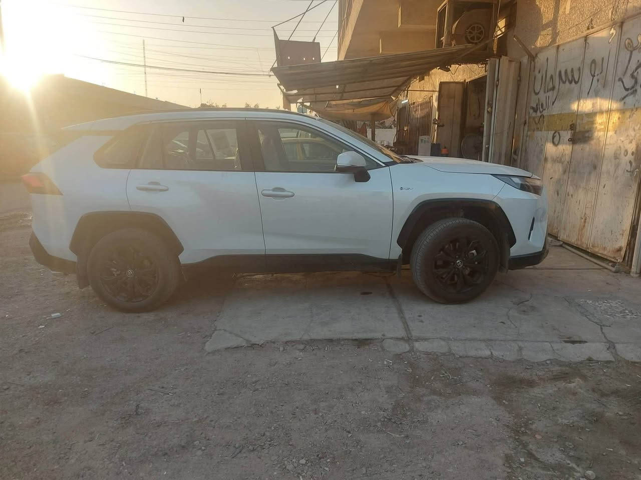 راف 4 2025 
خليجي ياباني اصلي (عبد اللطيف جميل)
المواصفات
محرك 2500 هايبرد + بانزين
مقاعد اقماش بيجي
حساسات امامي خلفي 
فتحه + مري شفط
شاشة كبيرة + كاميرا خلفيه
ويل 17 انج
لايت فول زينون LED
كروس سرعة
ماشيه 3000 زيرو
***********
