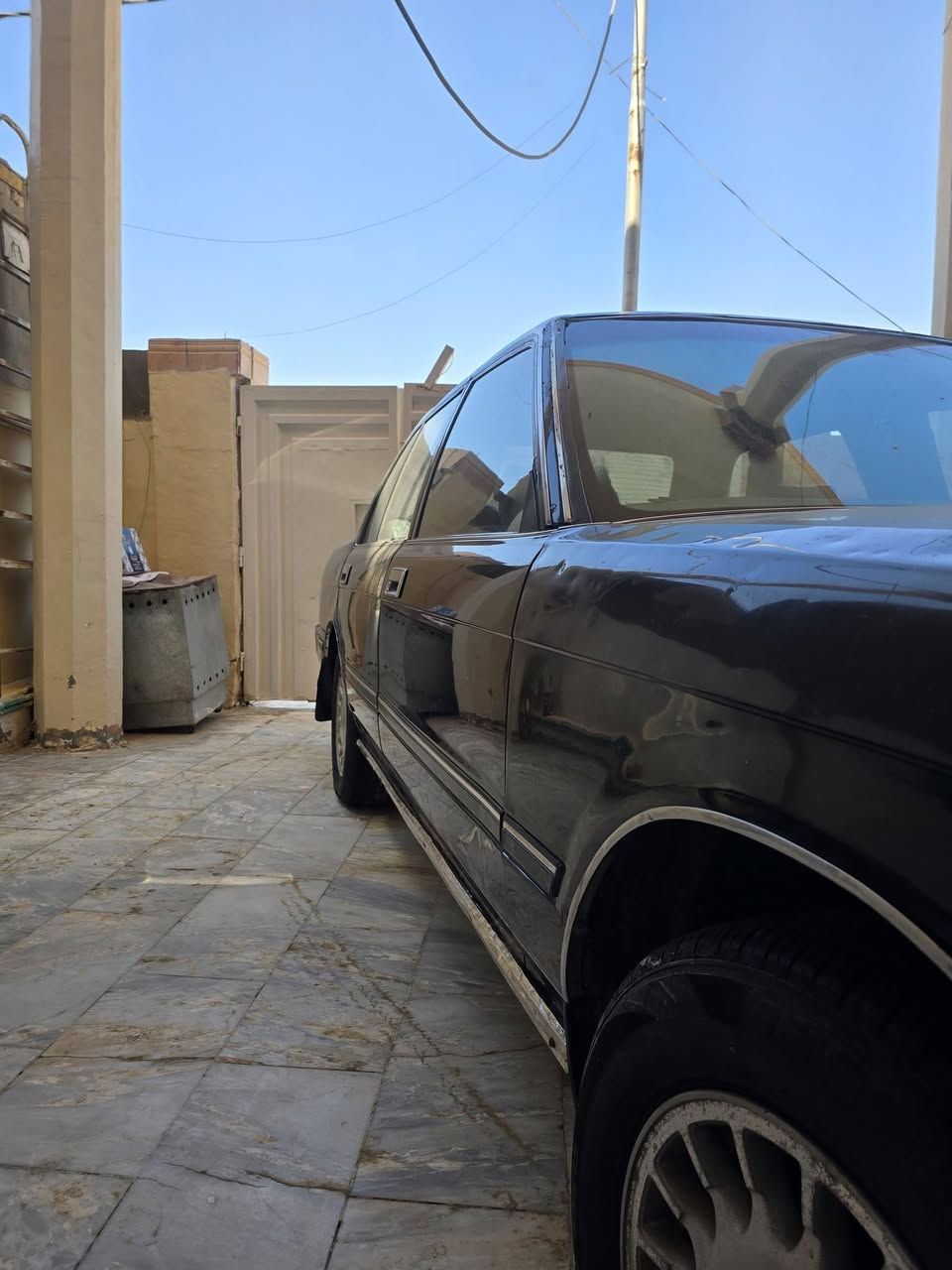السلام عليكم
ارنب ١٩٩٤ 
سياره حلوه ومعتني بيهه هواي 
كلشي بيهه يخبل وادامه كامله مسويلها 
القماره محولبه وبس 
رقم بسمي مكفوله من كلشي 
كير محرك كفاله تبريد يخبل 
٢٥٠٠ ونجي المحرك
*********** 
مكاني الديوانية
