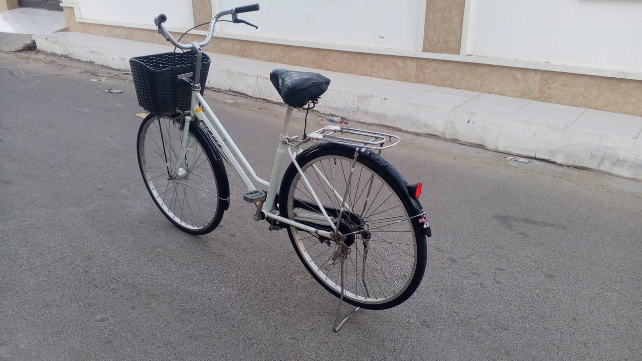 بسم الله الرحمن الرحيم 

السلام عليكم ورحمه الله وبركاته 

بايسكل ياباني للبيع ❗🚲 
 

حجم 27 ❗ 

البايسكل نضيف جداً كما موضح في الصورة 📍 

البايسكل كل شي ما عايزة فقط اصعد واتوكل علا الله 

البايسكل طاقه 🚲
 
نضيف حيل وسياقته حلوه وخفيفيه 

المكان الانبار الرمادي 
  السعر 90 وبي مجال أن شاء الله 

للتواصل او الاستفسار مراسلة الرقم واتساب ***********
