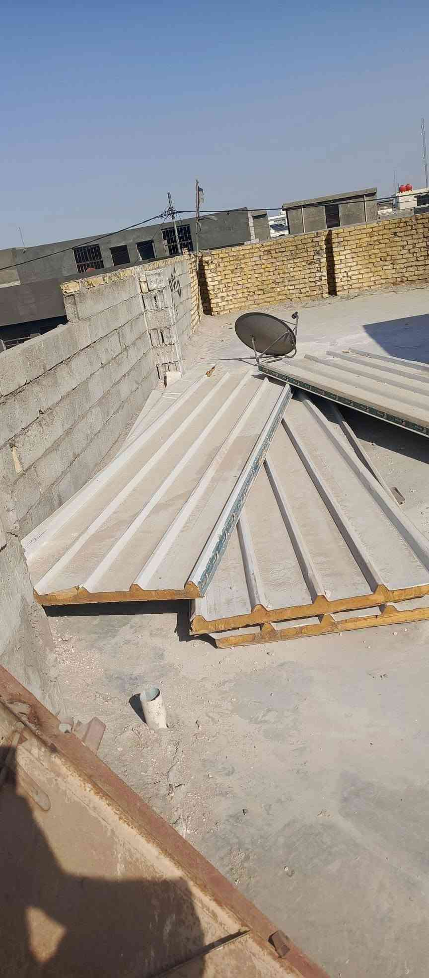 غراض للبيع سندوش ما مستخدم عددهن٤ طول الوحده٤ ونص مع الغراض المحتاج شي من عدهن يتصل عل هاذه الرقم ***********
