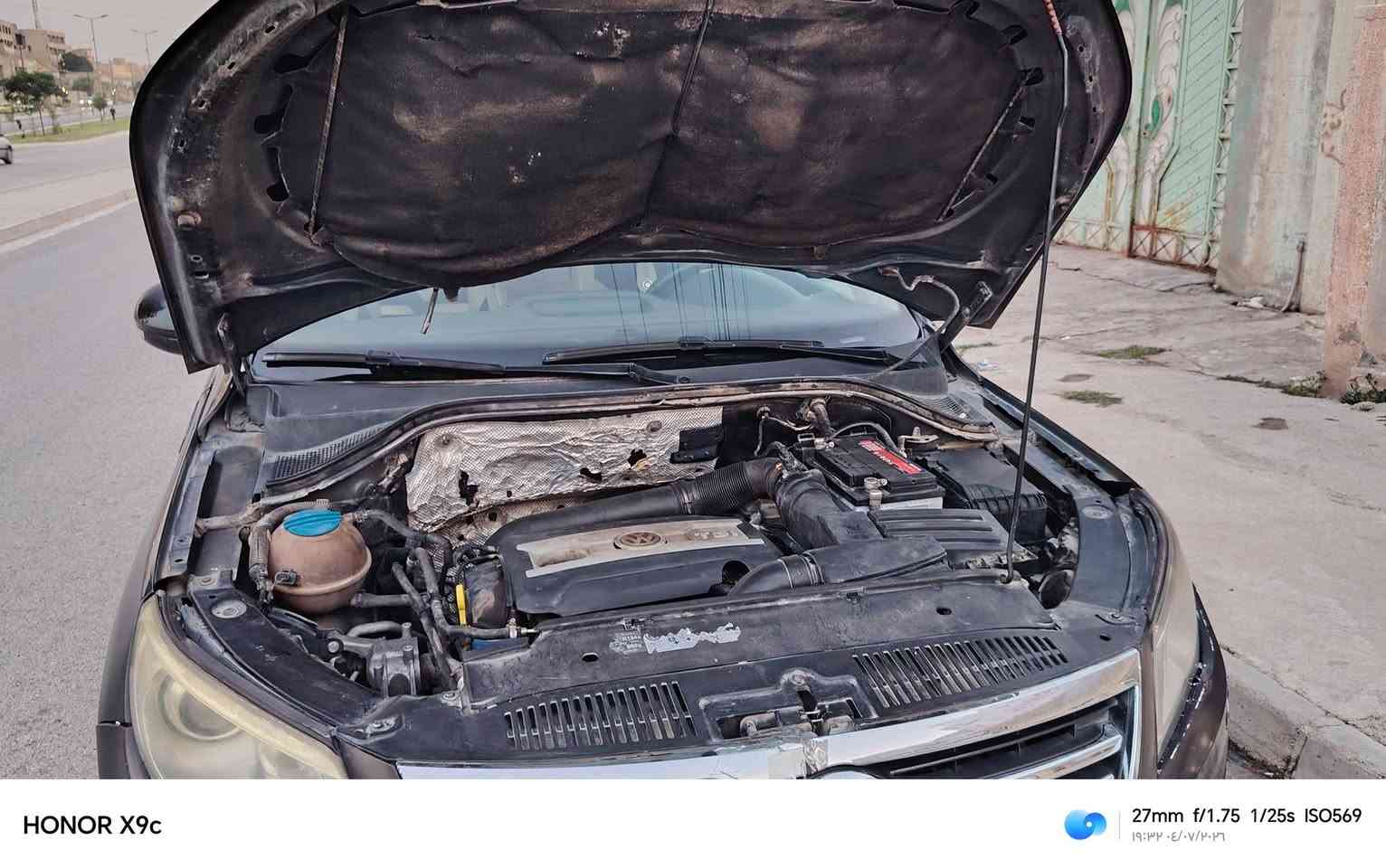للبيع فوكس واكن تيكوان موديل 2009فول مواصفات بانوراما كشنات جلد شاشة رادار امامي  جانبي خلفي حساسات كامل كشن كهربائي هيتر  تدفى وتبريد سيارة جاهز صبغ شبر بالبوند وشبر بالجاملغ الخلفي للاستفسار *********** واتساب *********** مكان السيارة الموصل
