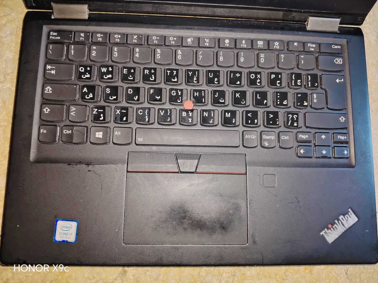 ​المعالج: Intel Core  i7 (الجيل الثامن)
الذاكرة العشوائية (RAM):  أو 16GB DDR4 (مدمجة)
​التخزين:  512 M.2 NVMe SSD
​الشاشة: 13.3 بوصة FHD (1920×1080) IPS تعمل باللمس، قابلة للطي 360°
​القلم: ThinkPad Pen Pro مدمج وشاحن داخل الجهاز
​كارت الشاشة: Intel UHD Graphics 620 (مدمج)
​البطارية: 50Wh مع دعم الشحن السريع (Rapid Charge)
​المنافذ: Thunderbolt 3، USB-C، 2x USB 3.1، HDMI 1.4b، قارئ microSD، منفذ سماعات 3.5mm
​الأمان: قارئ بصمة + غطاء كاميرا ThinkShutter

الرقم:/ *********** واتساب فقط

نص مكتوب في الصور:
- HONOR X9c
