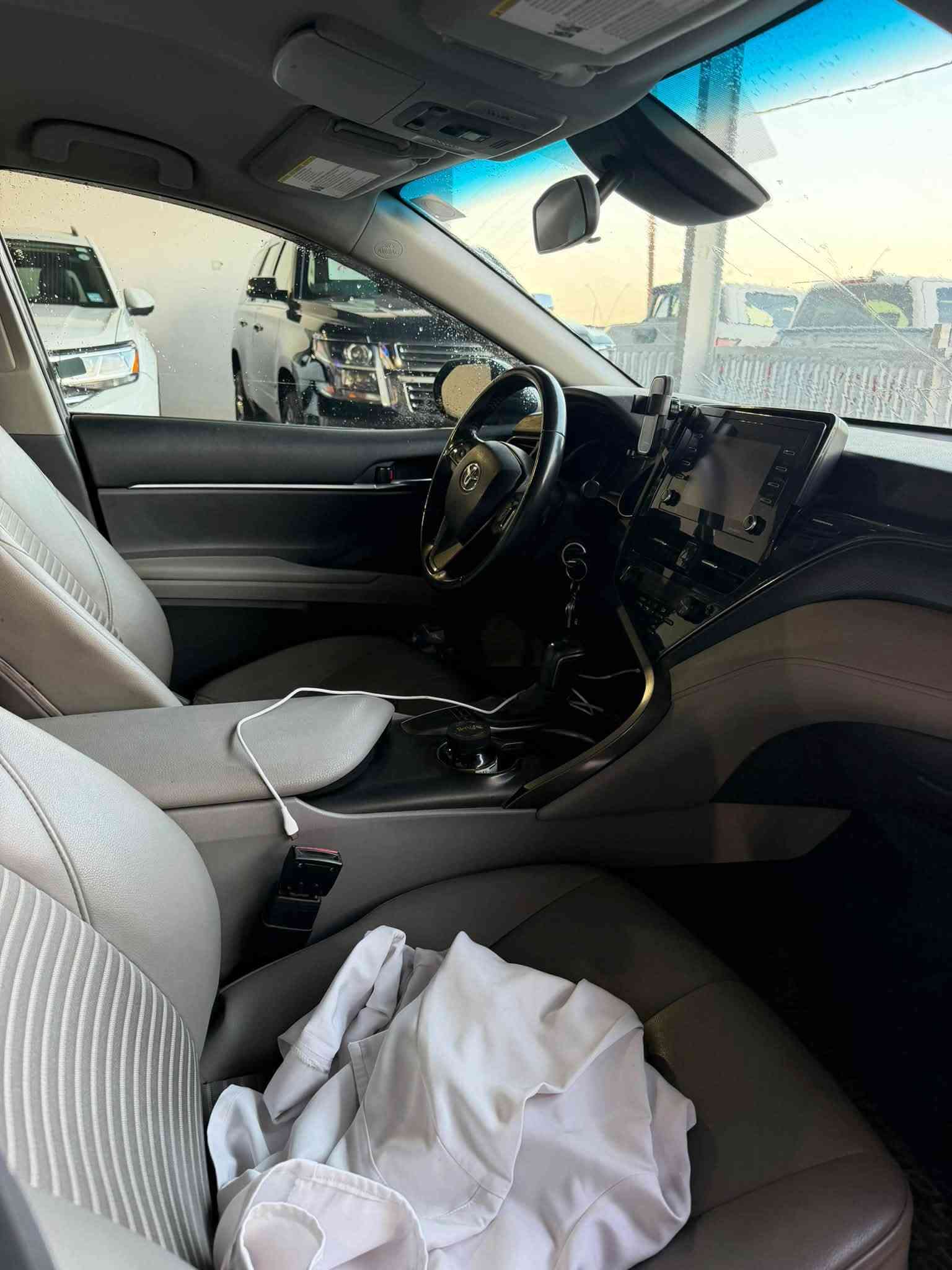 السلام عليكم
للبيع كامري 2023 se 

رقم بغداد الدولي 

حادثها جاملغ وبنيد 

قطعتين صبغ فقط 

السونار وصور الحادث موجودة ب المنشور 

داخل جلد 

كشنات كهرباء 

السعر / 172 وبيها مجال بسيط 

مكاني/ ديالى جديدة الشط 

للاستفسار/ ***********
