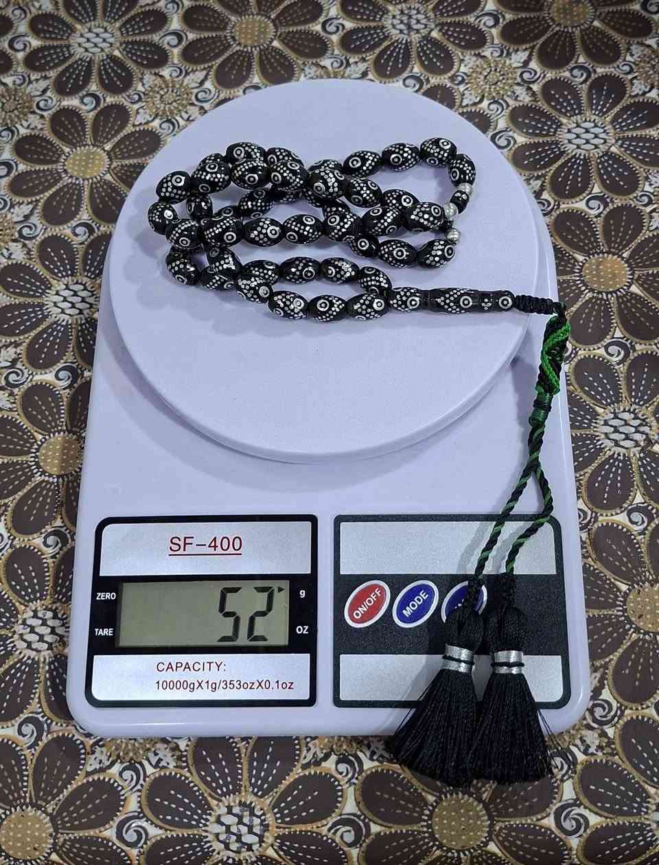يا الله … 🌹
يسر حجازي قديم 📿💯
العدد ( 45 ) خرزه دك عين وزنجيل  نضافه  تامه… 
… وزن صافي السبحه ( 52 )  غرام… 

ملاحظة ابيع شرط يسر حجازي قديم… 
 خلاف الكلام ترجع… 

الشراي فقط يتواصل خاص ... 
ما راوس بيع فقط احبتي الغالين ...

 تواصل واتساب او على رقم ***********..
يوجد توصيل كافه محافظات العراق. 🚛...
