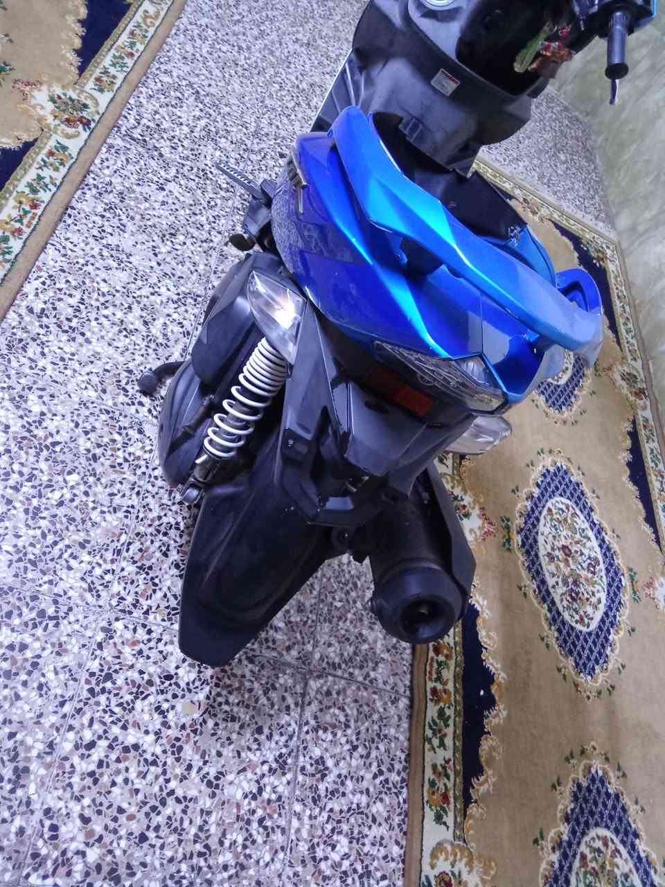 السلام عليكم دراجه جي تي ار للبيع دراجه ختم واحد ويا المحرك دراجه شلعه ومعدل الدراجه جديده  شلعه معدل العنوان بغداد الرئاسه شارع 20 السعر خاص رقم الهاتف ***********
