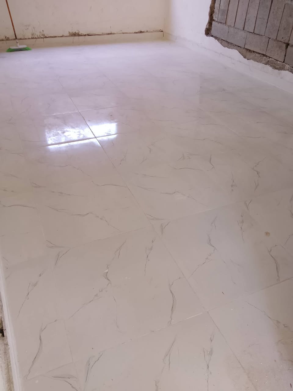 السلام عليكم
اسطه سيراميك آرضي وجداري داخل كركوك 

سعر مناسب الموقع طريق بغداد 

اي اسفسار آتفضل أهلا وسهلا وحياك الله 

***********

واتسب متوفر 

آبو عبدالله المشايخي
