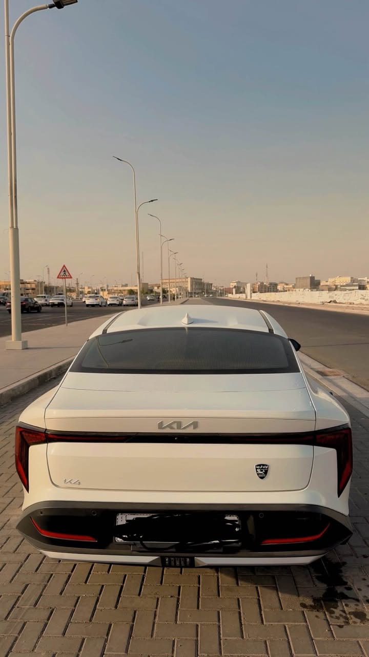 السلام عليكم kia k4  موديل 2025  خليجي سيارة رقم بصرة بااسمي كفالة عامه من الدعاميه للدعامية مكفولة من الشخط سيارة بعدها بالضمان شركة كيا ومامشي هواي 17 الف سيارة جاهز ومابيها اي نقص محرك 2000 دوش للبيع بسعر 182$ وبيها مجال للاتصال *********** الزبير, البصرة
