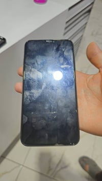 آيفون ١١ برو ماكس • ٢٥٦ • بطارية ٧٩٪