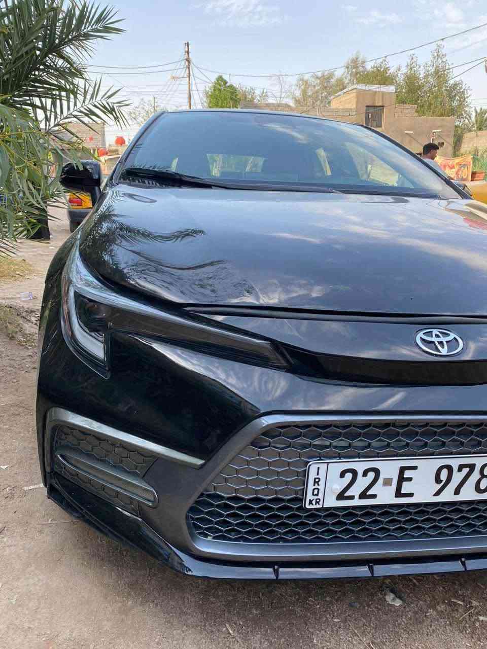 هذه هي المواصفات التفصيلية للسيارة المسجلة برقم الشاصي (JTND4MBE2R3216140):
المعلومات الأساسية
 الشركة المصنعة: تويوتا (Toyota) - صنع في اليابان (مصنع Takaoka).
 الطراز: تويوتا كورولا هاتشباك (Corolla Hatchback).
 الفئة (Trim): SE.
 سنة الصنع: 2024.
المحرك والأداء
 المحرك: 4 أسطوانات بسعة 2.0 لتر (2.0L I-4 Dynamic Force).
 القوة: 169 حصان.
 ناقل الحركة: أوتوماتيك CVT (Dynamic-Shift CVT).
 نظام الدفع: دفع أمامي (FWD).
 نوع الوقود: بنزين.
المواصفات الخارجية والداخلية
 شكل الهيكل: هاتشباك (5 أبواب).
 اللون الخارجي الأصلي: أسود (Black).
 أنظمة الأمان: وسائد هوائية أمامية وجانبية وستائرية (Front, Side & Overhead Airbags)، بالإضافة إلى حزمة أنظمة السلامة Toyota Safety Sense.
سجل المزاد والسيارة (سوابق المركبة)
 مصدر السيارة: مزاد أمريكي (Insurance Auction - Progressive Casualty Insurance).
 نوع العنوان: شهادة إنقاذ (California Salvage Certificate - سيارة مدعومة/سالفج).
 سبب البيع: حادث صدمة (Collision) - الأضرار الرئيسية في الأمام والخلف (Front & Rear).
اي ستفسار تفضل واتساب او تصال *********** واتساب 
اتصال *********** الزبير, البصرة
