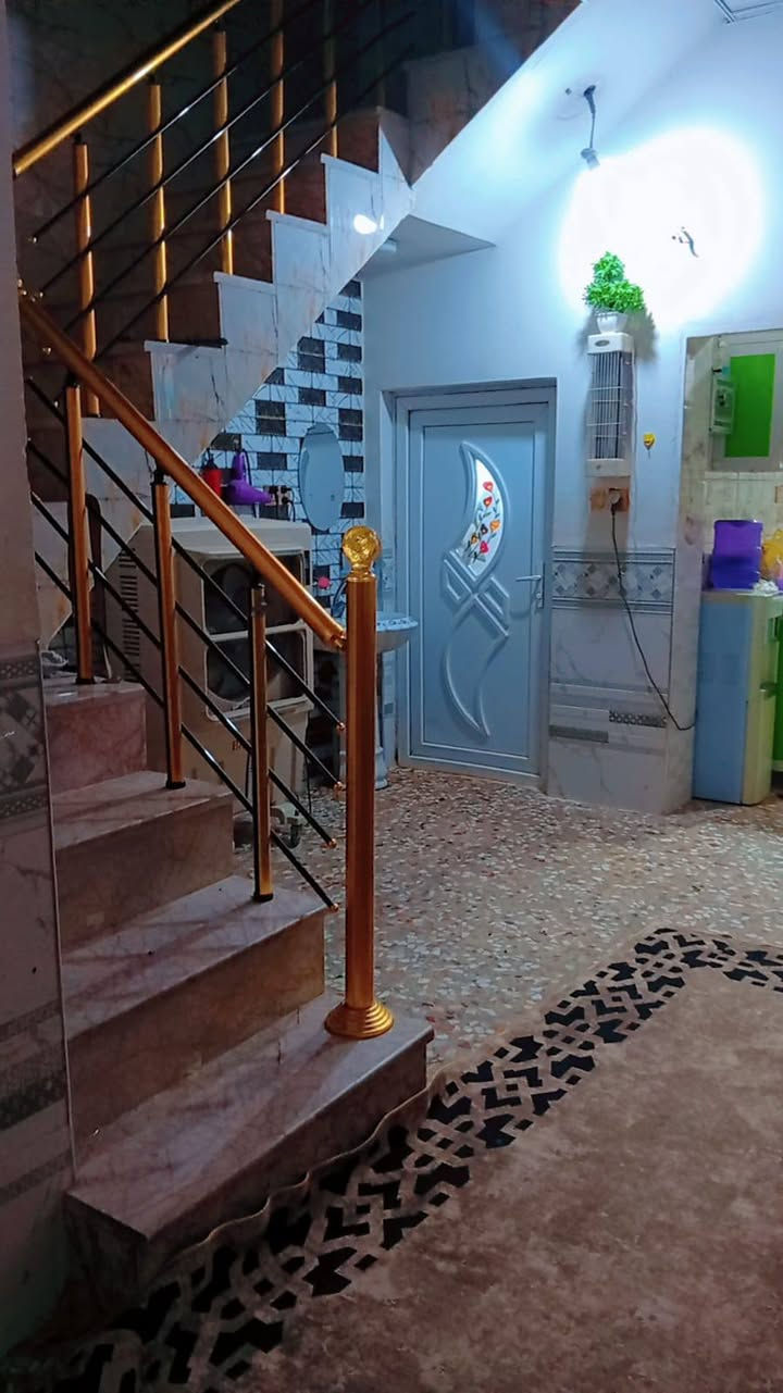 نعلن توفر دار ١٠٠م للرهان بداية شارع المجمعات 
موقع البيت 
حي النداء بداية شارع المجمعات اول شارع  شارعه مفتوح على الشارع الرئيسي 
خلف مطعم زمزم مباشرة قرب متنزه النجف الكبير 
الطابق الأرضي /  غرفه صاله استقبال مطبخ تخاريج عدد٢ داخليه وخارجيه
سعر / ٢٥
تواصل / ***********
مكتب دارك للعقار / ابو زهراء الشمري
