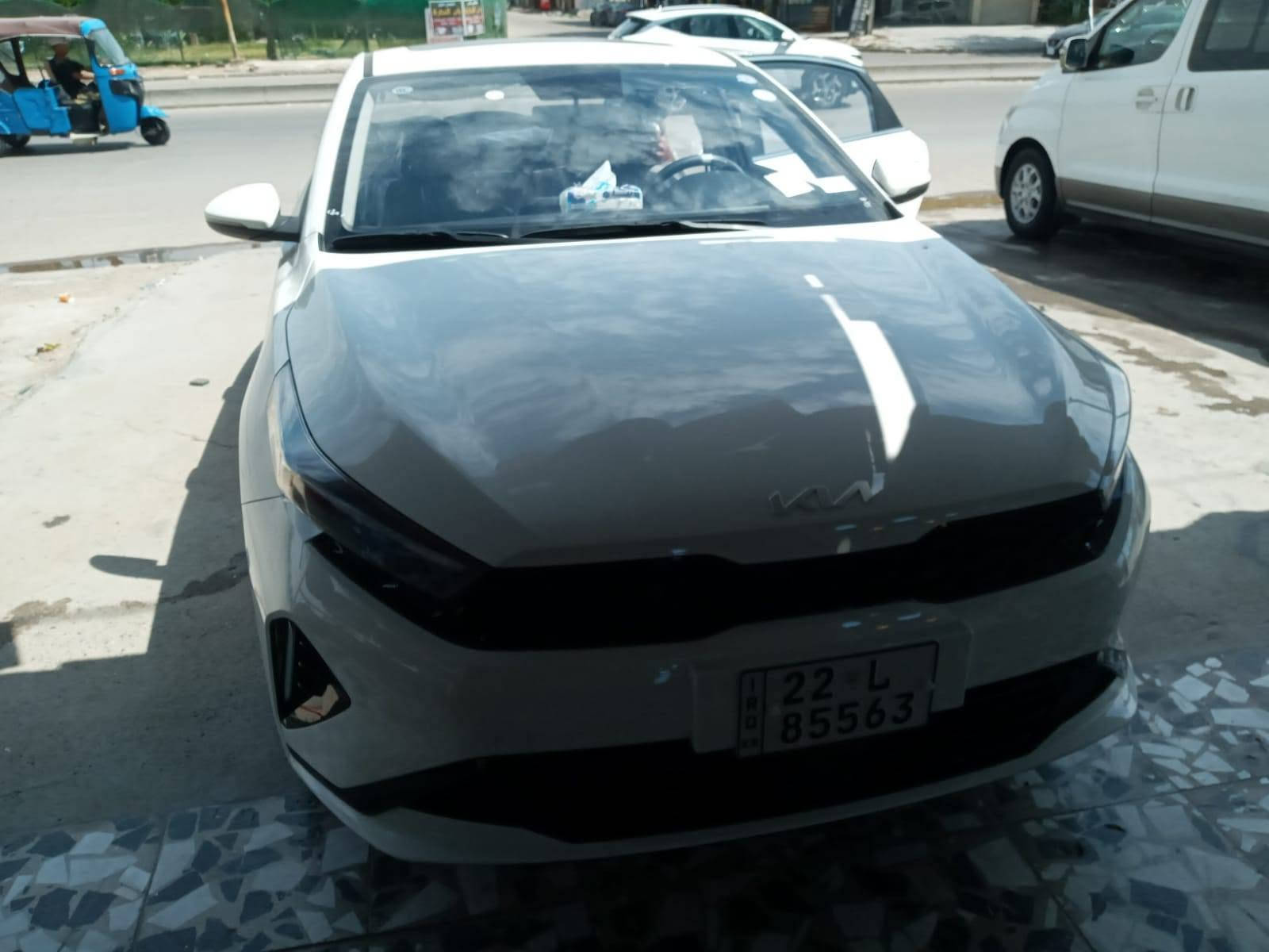 للبيع فقط .. 
كي ثري k3 موديل 2022 محرك 1500cc دبل نوزل المرغوب الفول الباب الاول السيارة كفالة عامة استخدام بسيط جدا 
ماشية 30  km  الف كيلو 
مرقمة بأسمي تحويل مباشر مواصفاتهة :تحكمات استيرن / ٣ انظمة قيادة / ايكو /نورمال / سبورت 
السيارة  اشاير بلمري + شفط /كشنات/ جلد ابيض / بصمة / قطعتين تبريد/ فتحة سلايد / تشغيل عن بعد / شاشة كبيرة فول اندرويد / بجم لد / اشاير بلمري السيارة بيهة دوشمة وارضيات حفر اصلية / مكاني بغداد حي الاعلام للاستفسار اتصل 
***********
