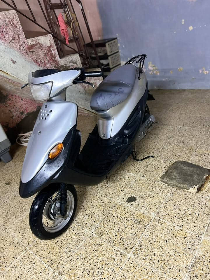 للبيع
سلام عليكم نحله 9 زروف كلها شغاله وايرمنيه وسلف 

سعرها 450 بيها مجال 

*********** 

***********

