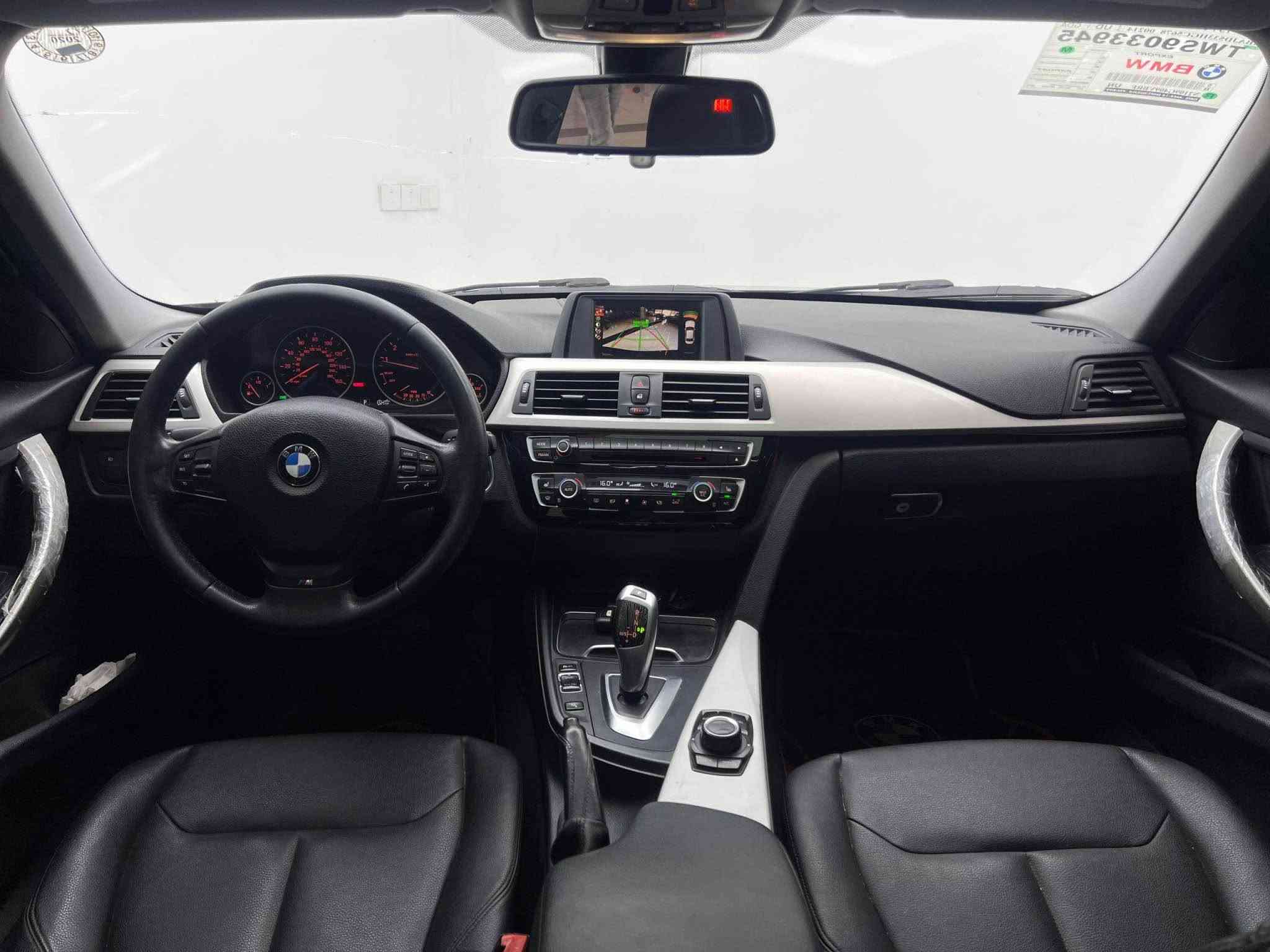 BMW 320i 2017
بي ام دبليو ٢٠١٧
مواصفات:
-فتحة سقف
-بصمة 
-کشنات جلد و تدفئة و کهربائي

مكينة ٤سلندر و تيربو حجم ٢.٠لتر
ماشية ١٠٥،٠٠٠ ميل فقط و ب حالة جداً ممتازة 

🔥علیها ٧٠٠$ غرامات تنزل من السعر

ضرر السيارة جاملغ خلفي صبغ و بابین مبدل بلاد نفس اللون بدون دواخل و ايرباك
السيارة كلش حلوة و نظيفة

السيارة رقم دهوک تحویل شرط 
مكفولة من كير و محرك و كهربائيات

و ب سعر(140$) ورقة و بيها مجال

مكان السيارة

دهوك -معرض ارشف R-Shev
رقم51 من معارض التيرمينال 

***********
*********** دهوك, العراق
