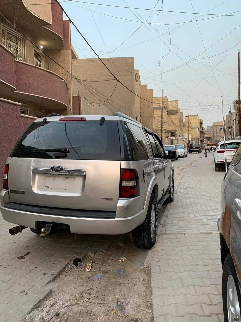 سلام عليكم للبيع فورد اكس بلاور مزاد  وزارة داخليه 
سيارة حلوه ونضيفه كله ع وضع لبلاد سعر 60وبيه مجال 
***********
