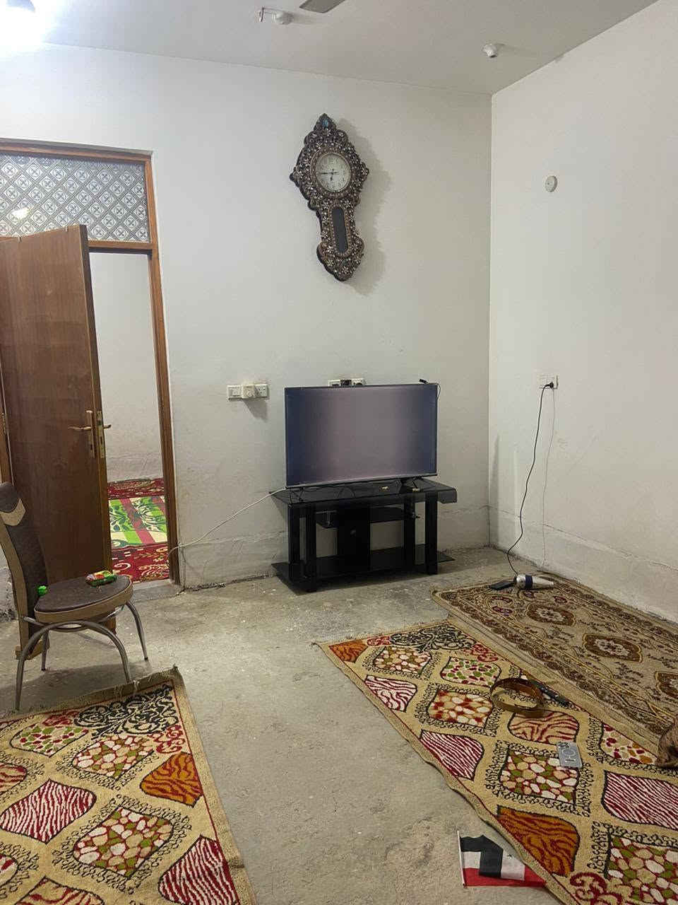 بيت للبيع ١٦٠ متر العنوان سيد عزال مجاور مدرسه الحليم من جهه منطقه المعمل. للاستفسار ***********
