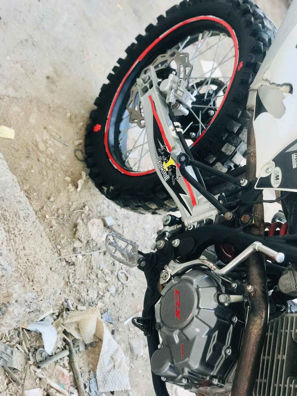 سلام عليكم  موطور للبيع  قفاز cRxمكينه  حجم 300موديل 2024 موطور جديد السعر 1100 بي مجال  قليل  للستفسار عل خط  *********** مكاني كياره  العوسجه
