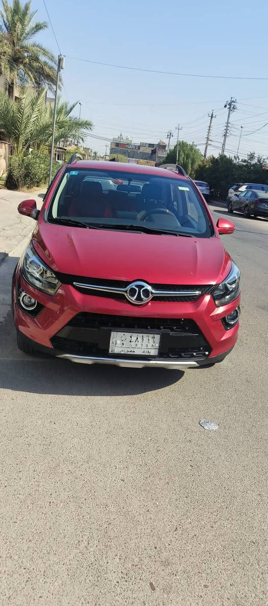 🚘 للبيع BAIC X25 موديل 2020
📍 الموقع: بغداد – حي الجهاد – منطقة الرفاق، قرب مدينة الألعاب
📌 رقم السيارة: بغداد
✅ السيارة حرة والتحويل ثاني يوم
🎨 اللون: أحمر
🛣️ الممشى: 17,000 كم فقط – قابل للزيادة
⚙️ المحرك: 1500 
✅ المكينة والگير ياباني ومكفولات
⚙️ گير أوتوماتيك 

المواصفات:
• شاشة لمس
• حساسات خلفية
• تحكم بالستيرن بوضعيتين
• إشارات بالمرايا
• مثبت سرعة
• تبريد فول
• كشنات جلد

🔧 السيارة عليها إدامة حديثة تشمل:
• تخم تايرات
• فلتر بنزين
• كلاص بنزين
• دبلات خلفية
• صدر كامل
• دسكات تخم شركة

✅ السيارة جاهزة من كل شيء، وافحصها وجربها بالمكان اللي يعجبك.
📸 الصور الحقيقية للسيارة موجودة بالإعلان.

💰  السعر:- 83 ورقة وبيه مجال 
💵 وبيها مجال مع المشتري الجاد والمعاين.

📞 للاتصال وواتساب:
***********
***********

⚠️ ملاحظة: إعادة الإعلان بسبب الوعود والحجوزات السابقة غير الجدية، لذلك الحجز فقط بعد الاتفاق الفعلي.
أهلاً وسهلاً بالجميع، والجاد يتفضل يتواصل.@الجميع بغداد, العراق
