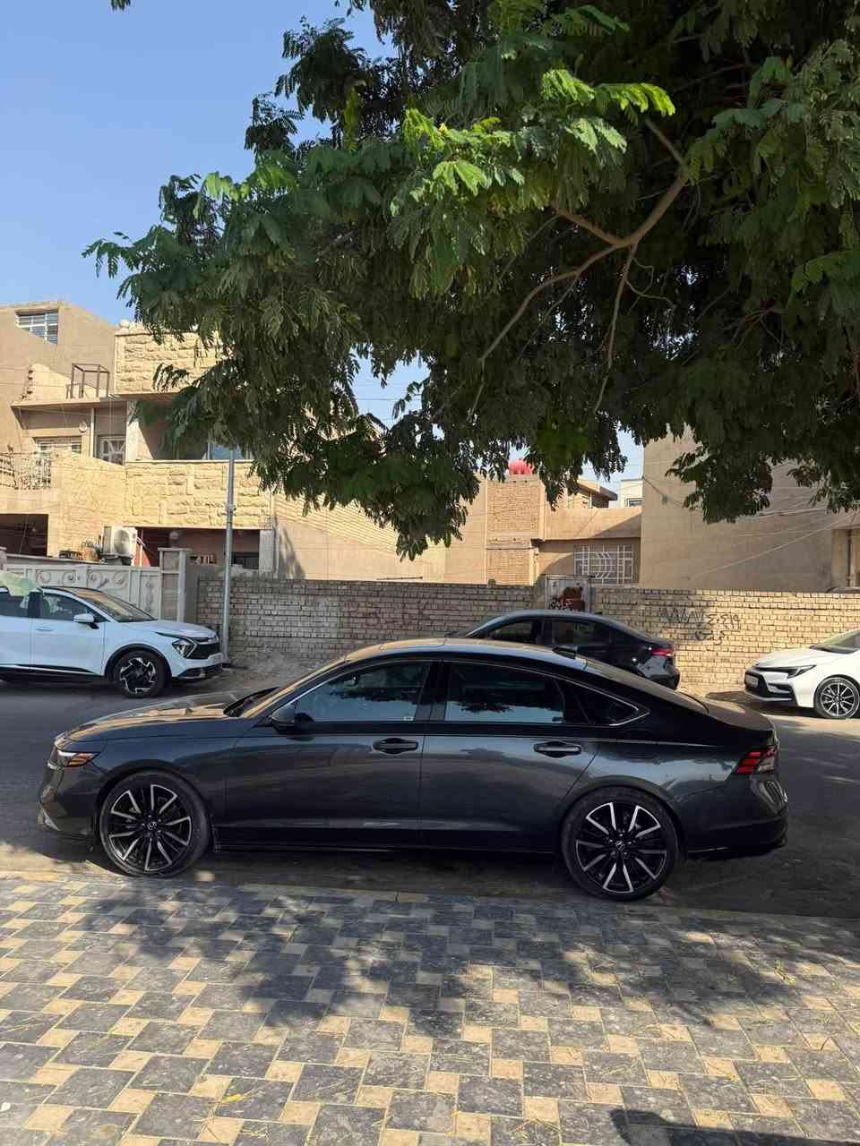 🚘 Honda Accord Touring Hybrid 2024 🇺🇸
🔥 Touring – اعلى فئه فل أوبشن

🔹 وارد أمريكي 🇺🇸

🔹 محرك 2.0 Hybrid

🔹 ماشية 51,000 كم

🔹 Head-Up Display (HUD) – داتا شو

🔹 تشغيل عن بُعد Remote Start

🔹 شاحن لاسلكي Wireless Charging

🔹 مقاعد جلد كهربائية

🔹 تبريد وتسخين المقاعد

🔹 فتحة سقف

🔹 شاشة وسطية كبيرة

🔹 Apple CarPlay & Android Auto

🔹 نظام صوت Bose Premium 🔊

🔹 كامرات ° وحساسات

🔹 رادار وأنظمة Honda Sensing

🔹 مثبت سرعة متكيف

🔹 Lane Keep Assist

🔹 Blind Spot Monitor

🔹 Keyless Entry + Push Start

🔹 إضاءة LED كاملة

🔹 جنوط Touring أصلية

🔹 فتحات تكييف خلفية مزدوجة ❄️

📌 حالة السيارة:

▫️ البنيد مبدل

▫️ الصندوق الخلفي مبدل

▫️ الشواصي والدواخل سليمة

▫️ الإيرباغات سليمة

الحادث بدون دواخل بدون ايرباك مواصل حتى للراديتر من تطلب الصور باوع عليه زين 

💰 السعر: 185 $ قابل للتفاوض

📍 بغداد

***********
