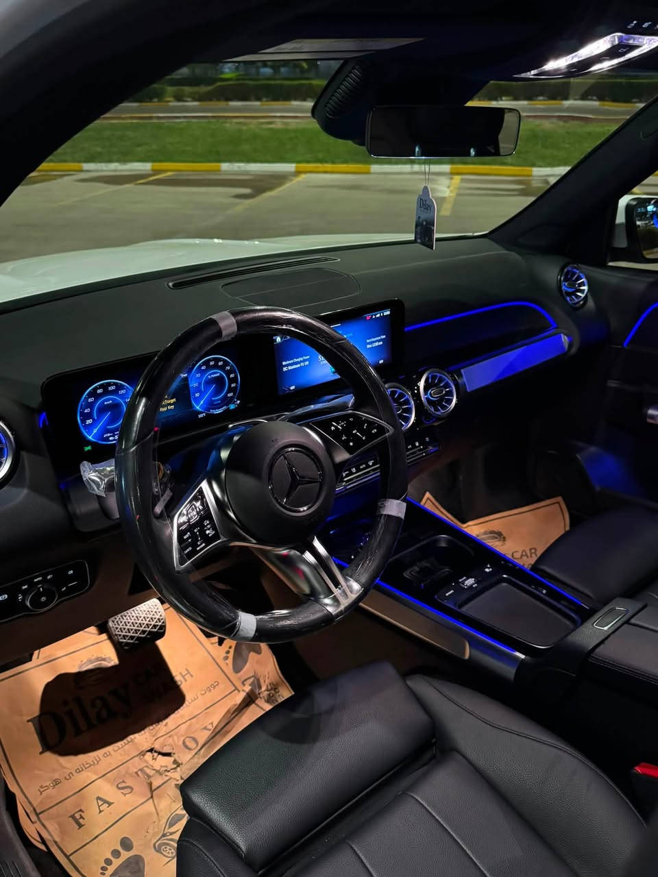 السلام عليكم عندي مارسيدس EQB 2024 حجم 300 4Matic كلش جديدة السيارة اريد ابيعها رقم اربيل بسمي داخل اسود 
السيارة فووول كهرباء و كولش اقتصادية
صندوك كهرباء
دواخل ليد
بصمة تشغيل
كشنات كهرباء وتدفئة ومساج 
بانوراما 
للعلم السيارة 4 نضام قيادة بيه و بيه ملاحظات بسيطة و السيارة غنية عن التعريف 
جاهزة من جميع النواحي 
للبيع بسعر 320 ورقة بيه مجال
مكاني اربيل  
***********
***********
***********
