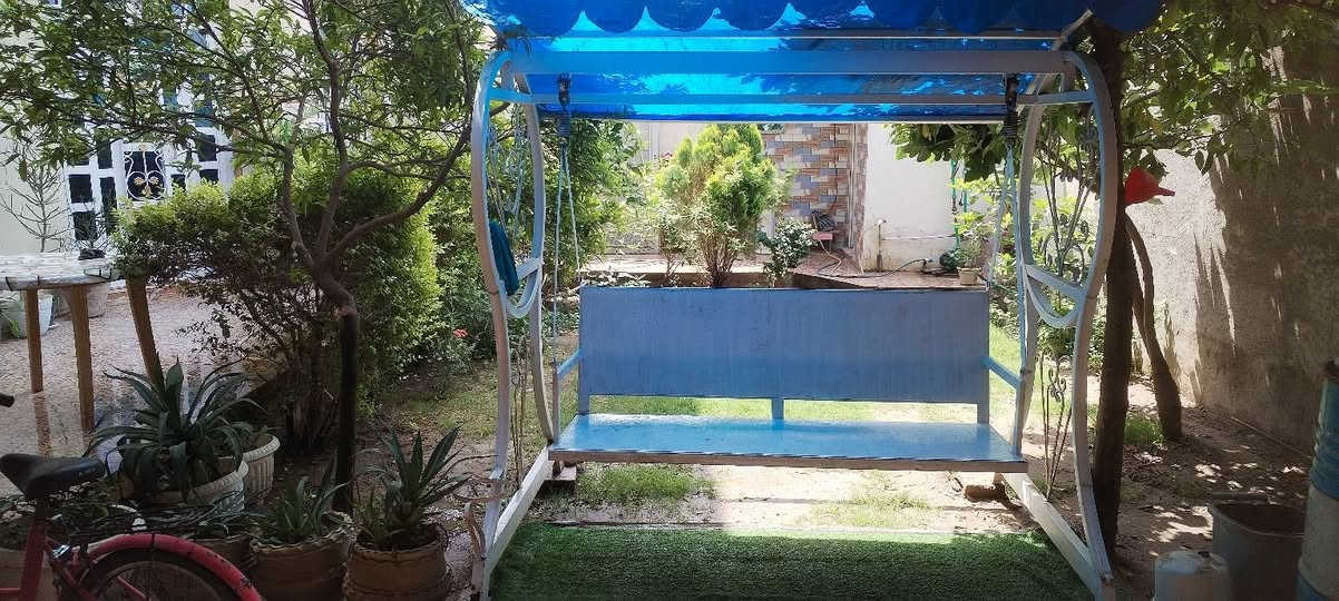 السلام عليكم دار لبيع المساحه ٢٥٧ طابواسهم باسمي  يحتوي طابق الاول  على غرفتين اوصاله وستقبال اومجمع صحيات داخليه  وخارجيه اومطبخ حاراوبارد الطابق الثاني على غرفتين نوم وصاله ومطبخ حار وبارد وصحيات السعر ع واتساب***********عنوان خالص حي البيادر عشارع العام
