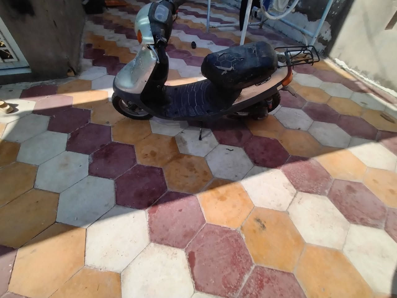 دراجة زعره محرك مفتوح دراجه نضيفه كلش كهربائيات شغاله سعره ١٥٠ بيه مجال هاذه رقم تلفوني ***********
