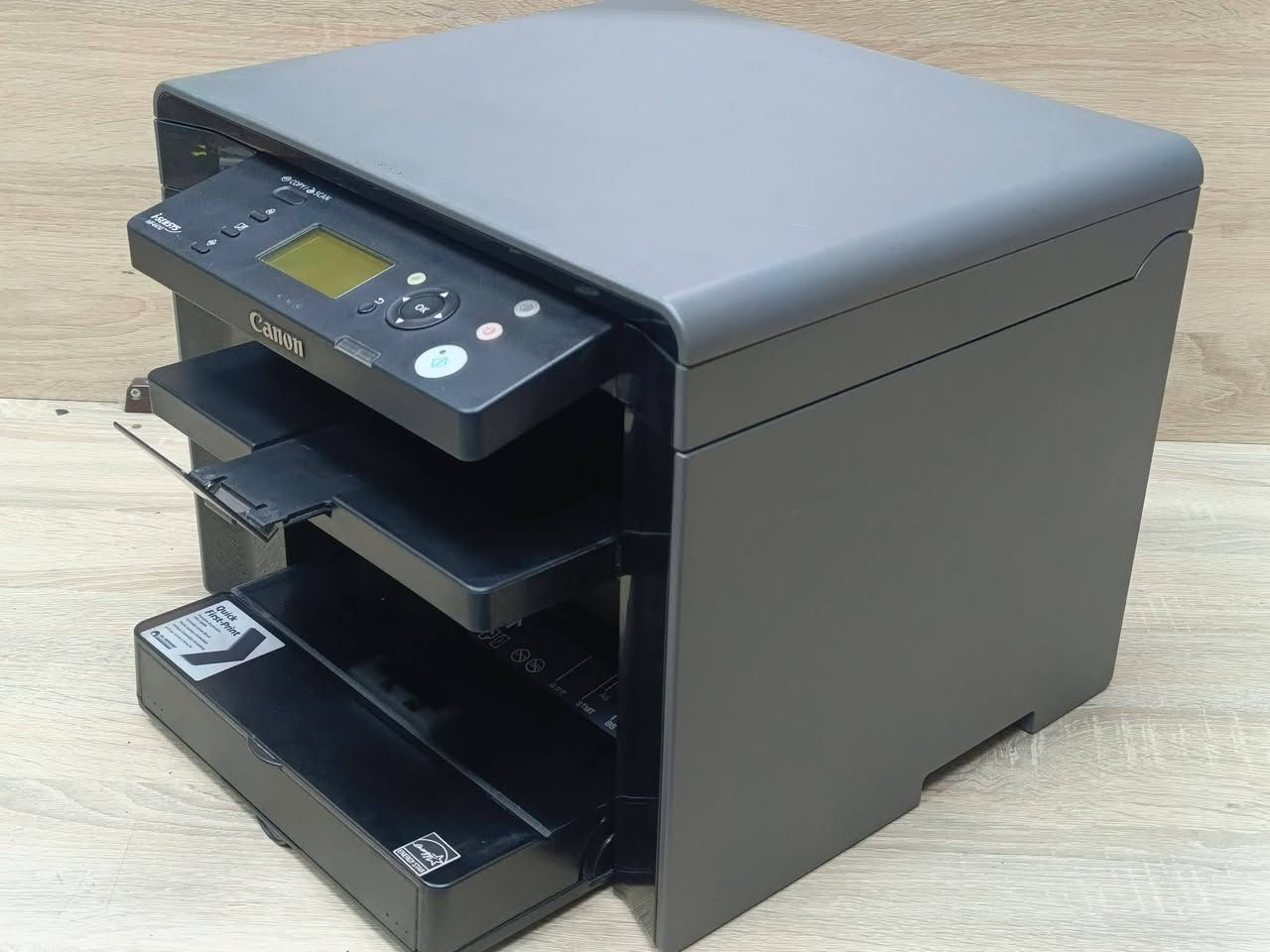 طابعة كانون موديل MF4410 مستعمل بحالة ممتازة سعر الحبر 10 الف تطبع 1600 نسخة نوع الحبر باودر سرعة طباعة 18 ورقة بالدقيقة وجه واحد استنساخ طباعة سكنر🚦سعر الطابعة 150 الف 🚦مع كاترج جديد وكيبل كومبيوتر وكيبل كهرباء وقرص تعريف للطلب *********** / *********** يوجد توصيل لكل المحافظات نسبة نظافة الجهاز 90% ضمان تشغيل وفحص....
#طابعتي
#الصفوة
