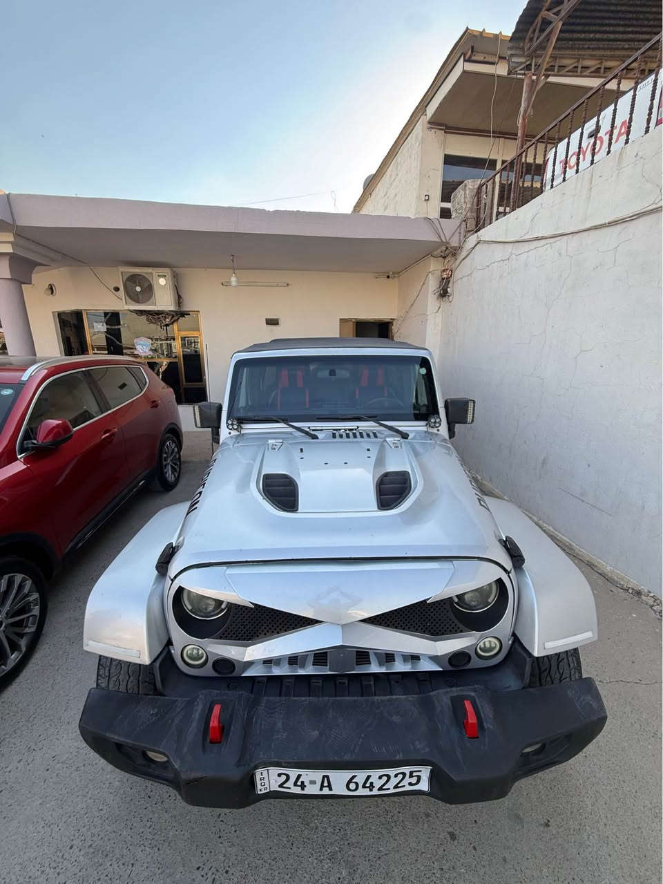 جيب رنگلر ٢٠١٢ گير عادي 4x4 v6  سياره گير محرك دبل اكسل بشرط سنوي جديد رقم دهوك سعر ١٢٨ ورقه عنوان زاخو رقم هاتف *********** زاخو, دهوك
