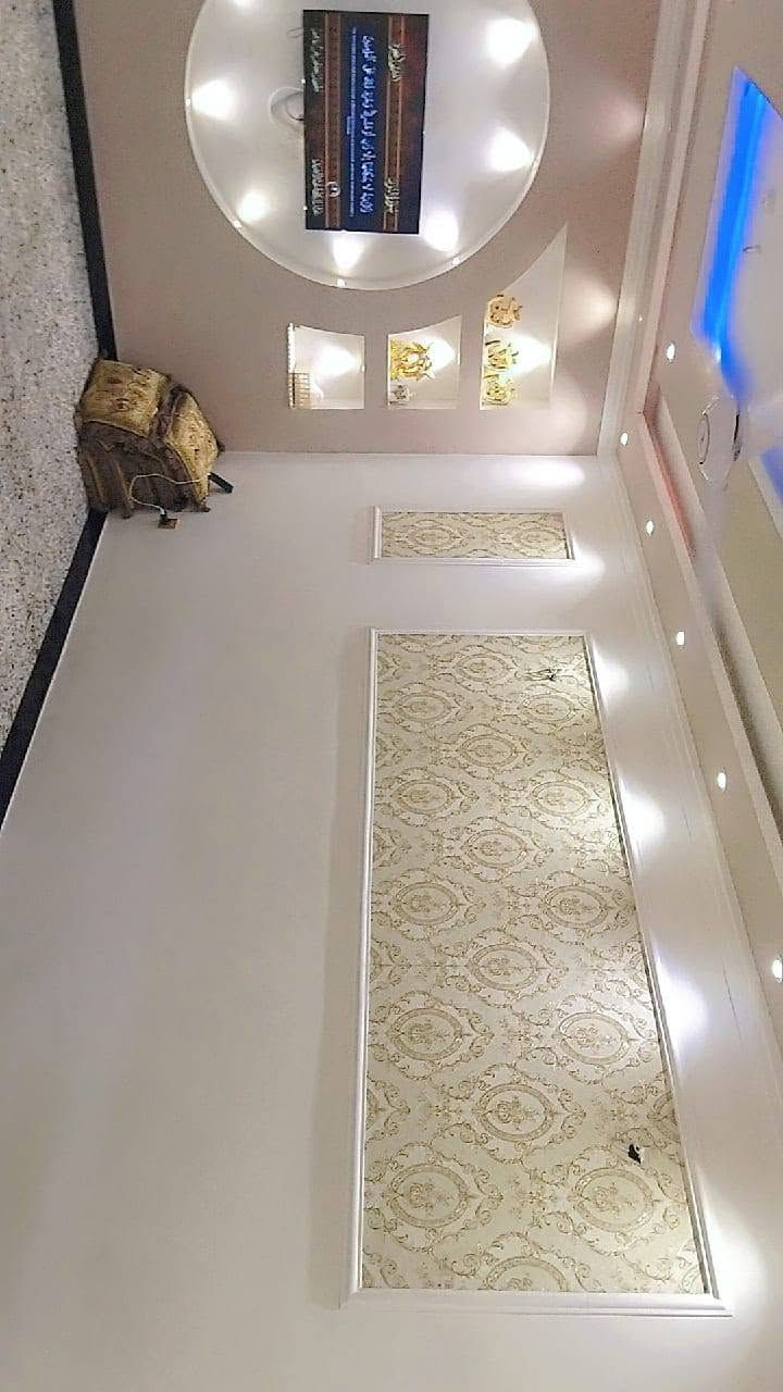 السلام عليكم
بيت طابق واحد 
للبيع
 مساحة /١٥٠م 
يتكون من غرف /٢
مساحة غرفة١ /  ٣/٥×٥

مساحة غرفة٢/   ٣/٣٠×٤
استقبال /٦/٤٠×٣٤٠
مطبخ بارد/٣٨٠×٣٢٠
مطبخ حار٣×١
صحيات داخلية  وخارجية
 كراج مساحة  جيدة
ويحتوي على مخزن  
عنوان :حي الرئاسة/فرع اسواق بيت ابو ماجد 
أتصال على  ***********
