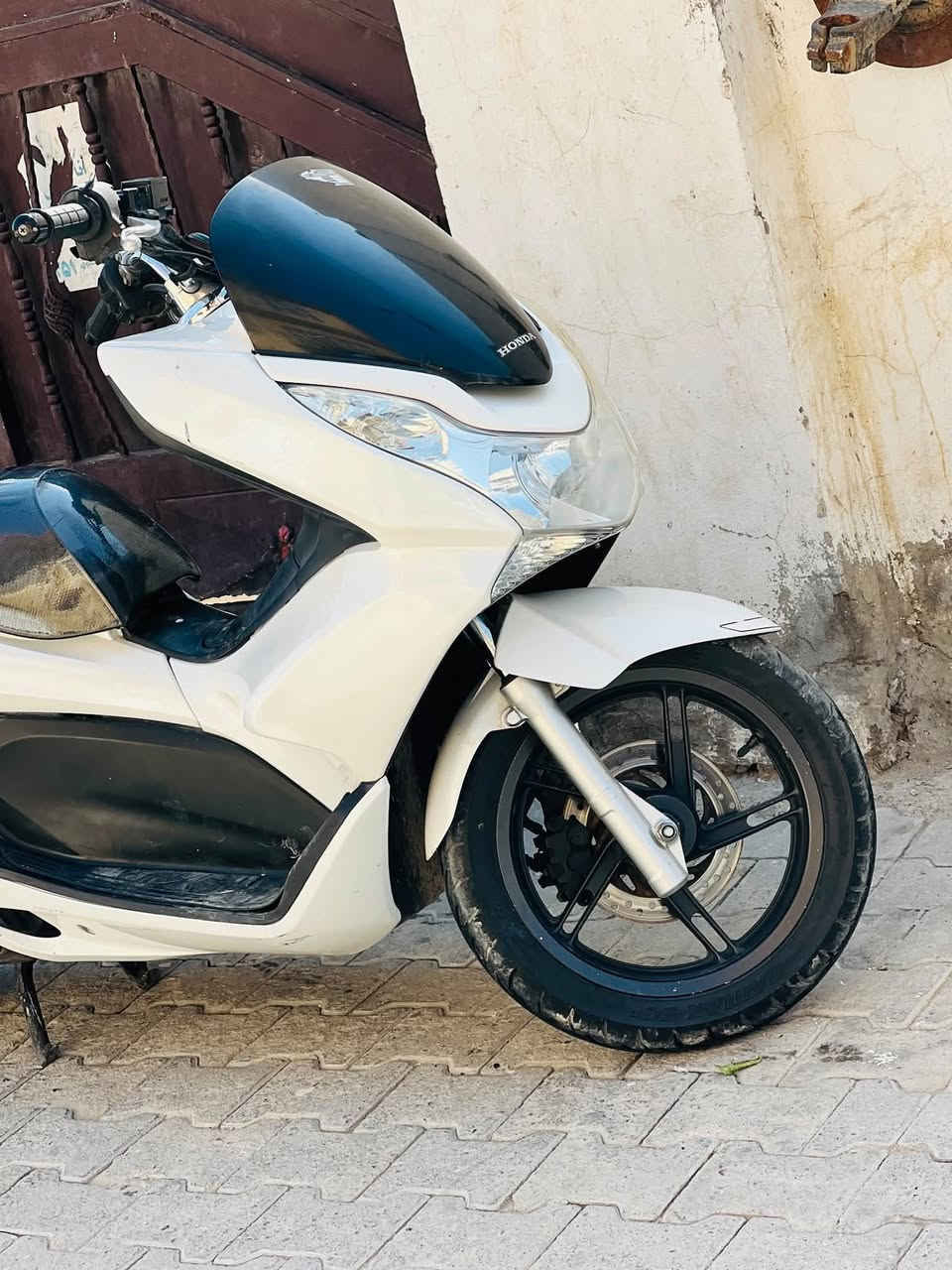 بي سي اكس • ١٥٠ • ١٨٠٠٠